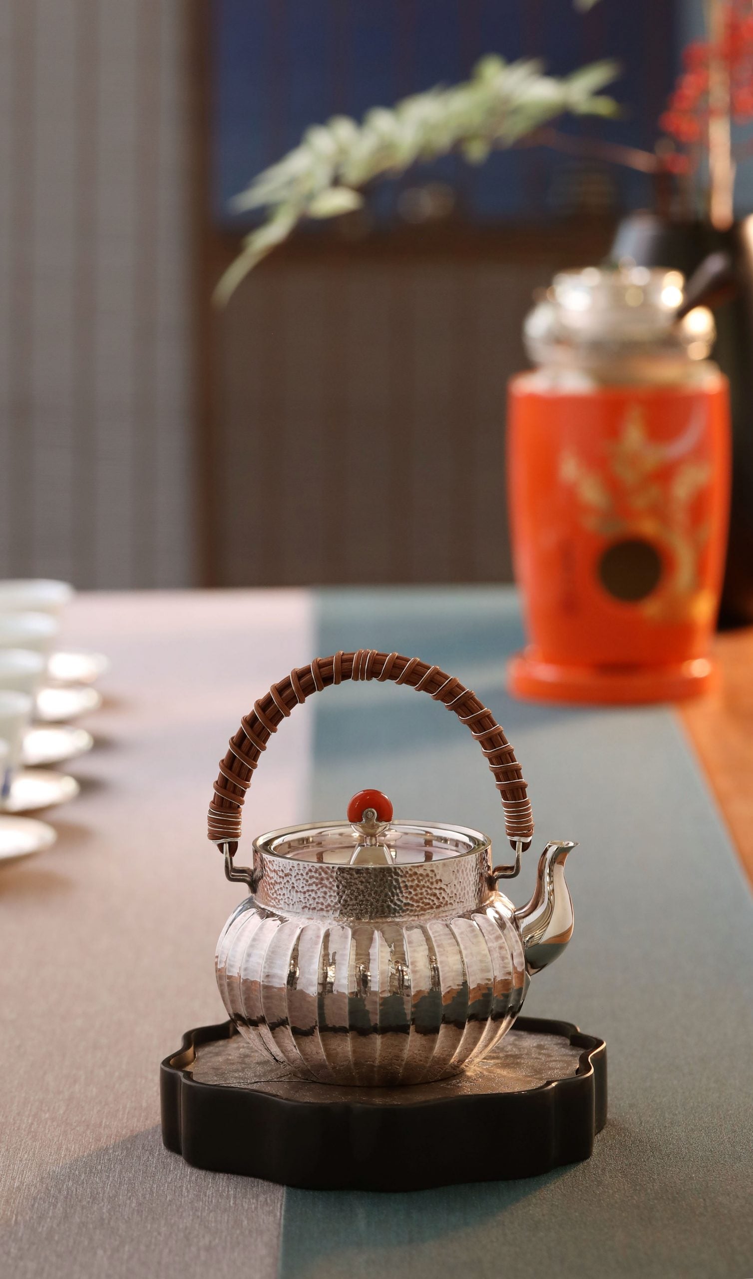 Small veins on the vine