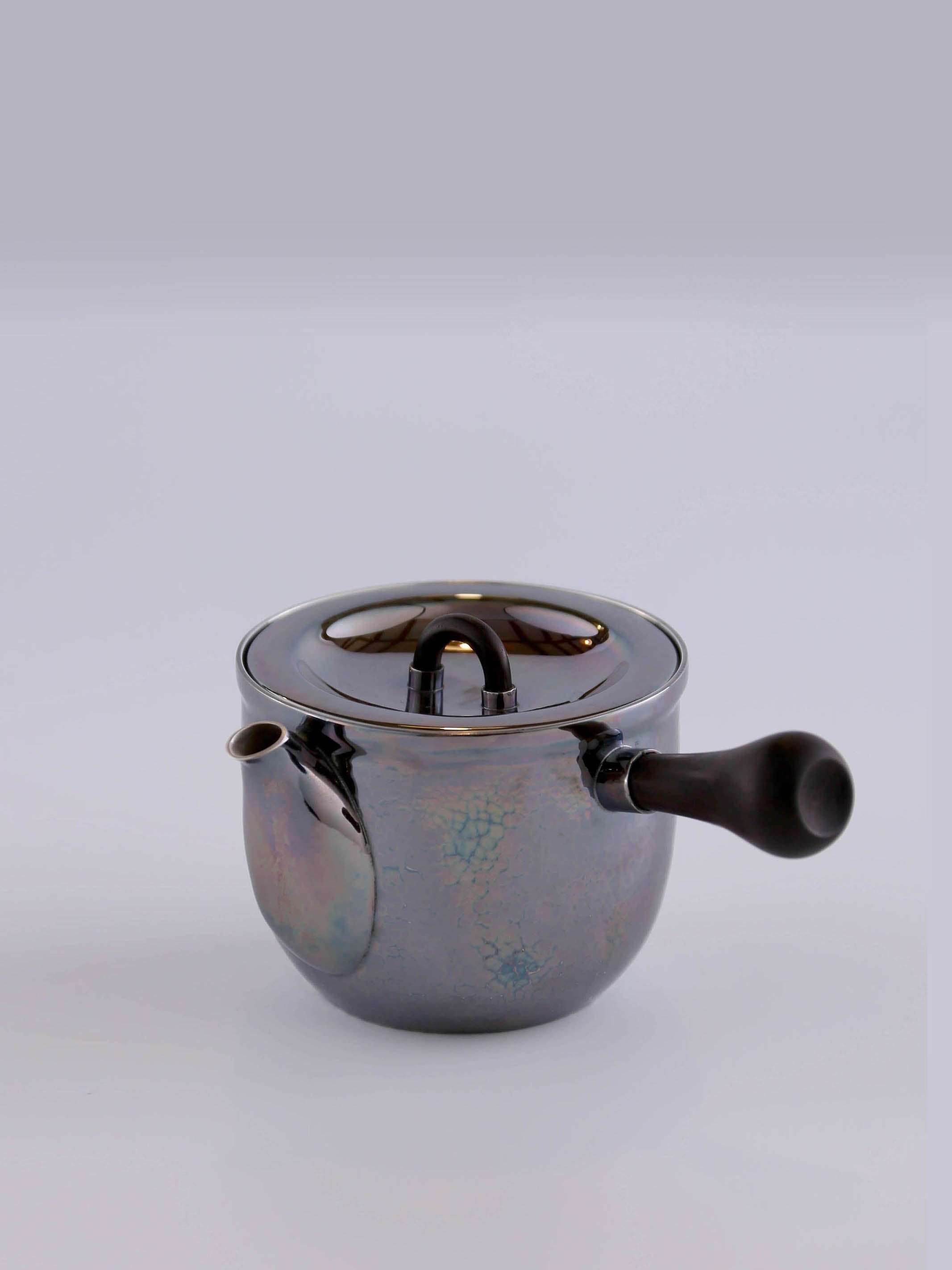 Bucket-shaped side-handled teapot