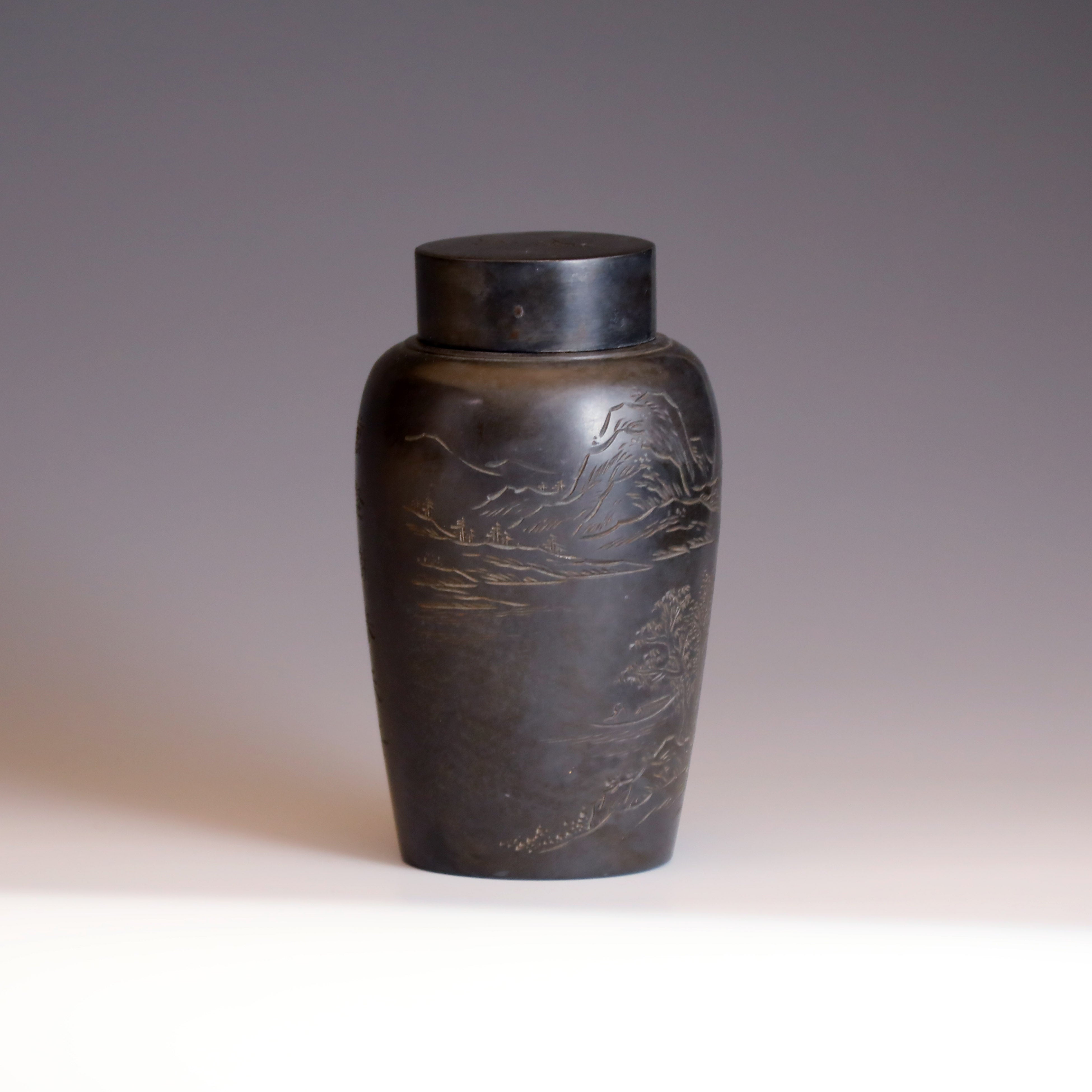 Towering Trees Amidst Thousands of Valleys—Meiji-era Ishino Chased Landscape and Poetry Small Tea Canister