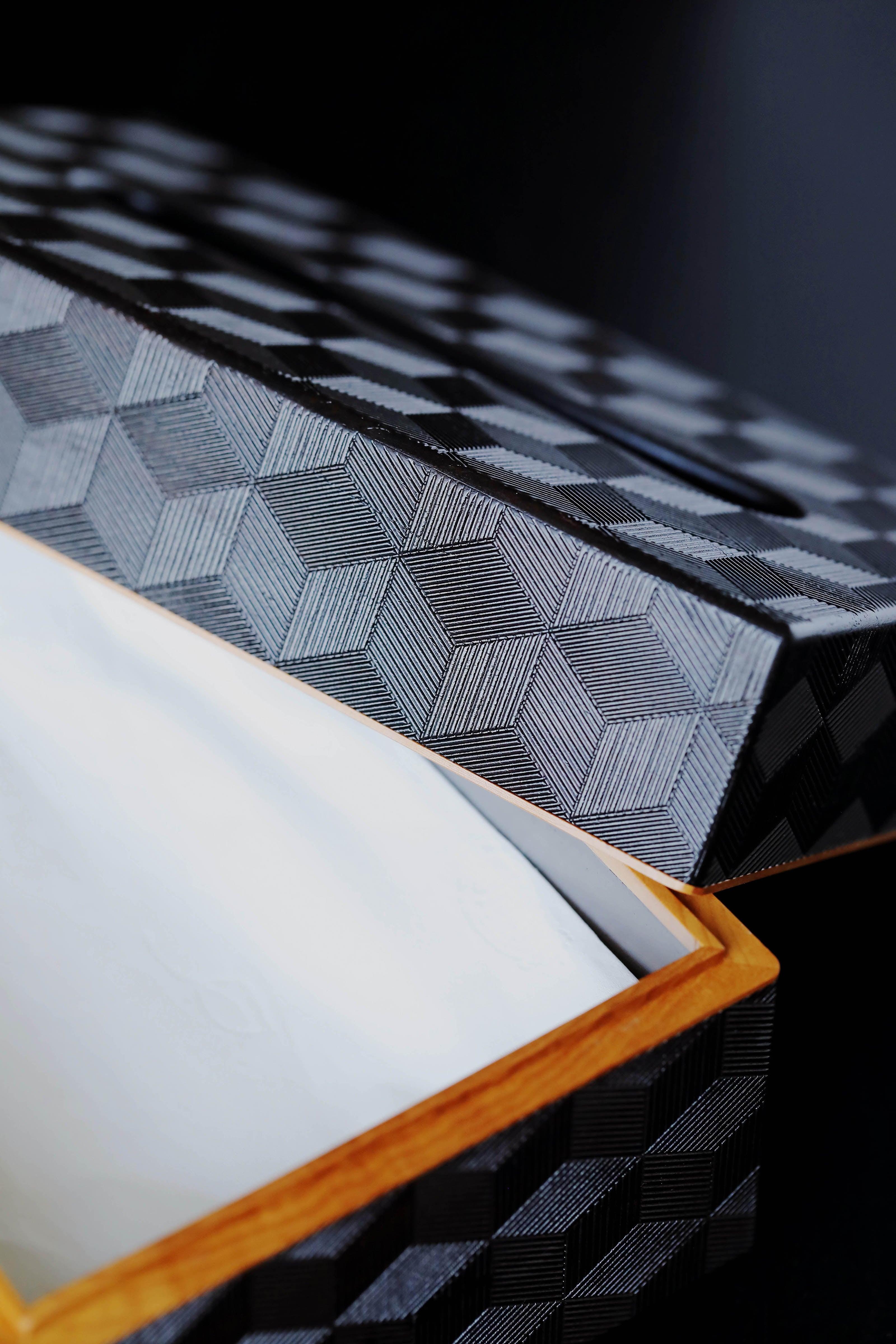 Plum blossom pattern/swastika pattern/snowflake pattern purple sandalwood tissue box