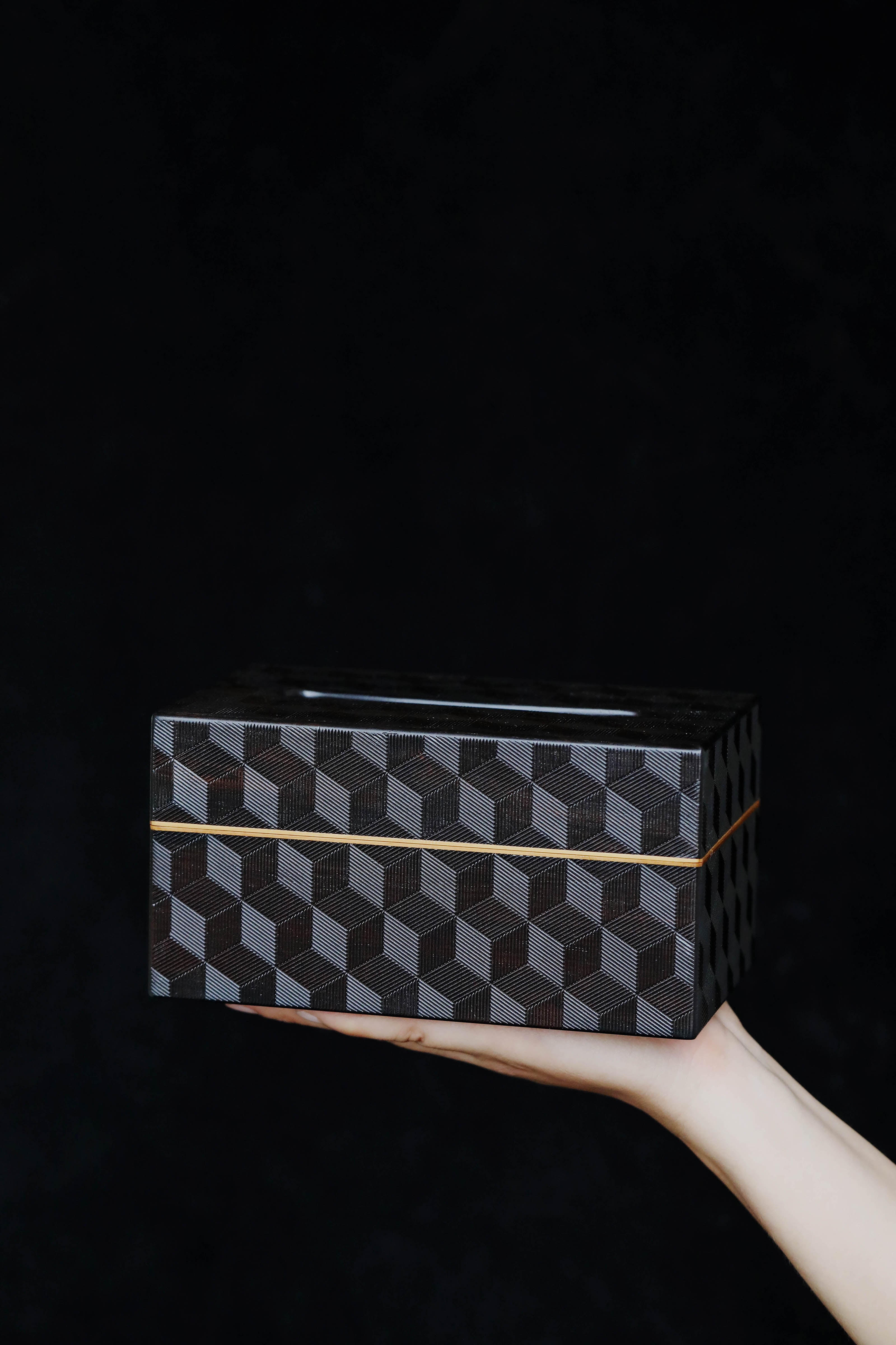 Plum blossom pattern/swastika pattern/snowflake pattern purple sandalwood tissue box