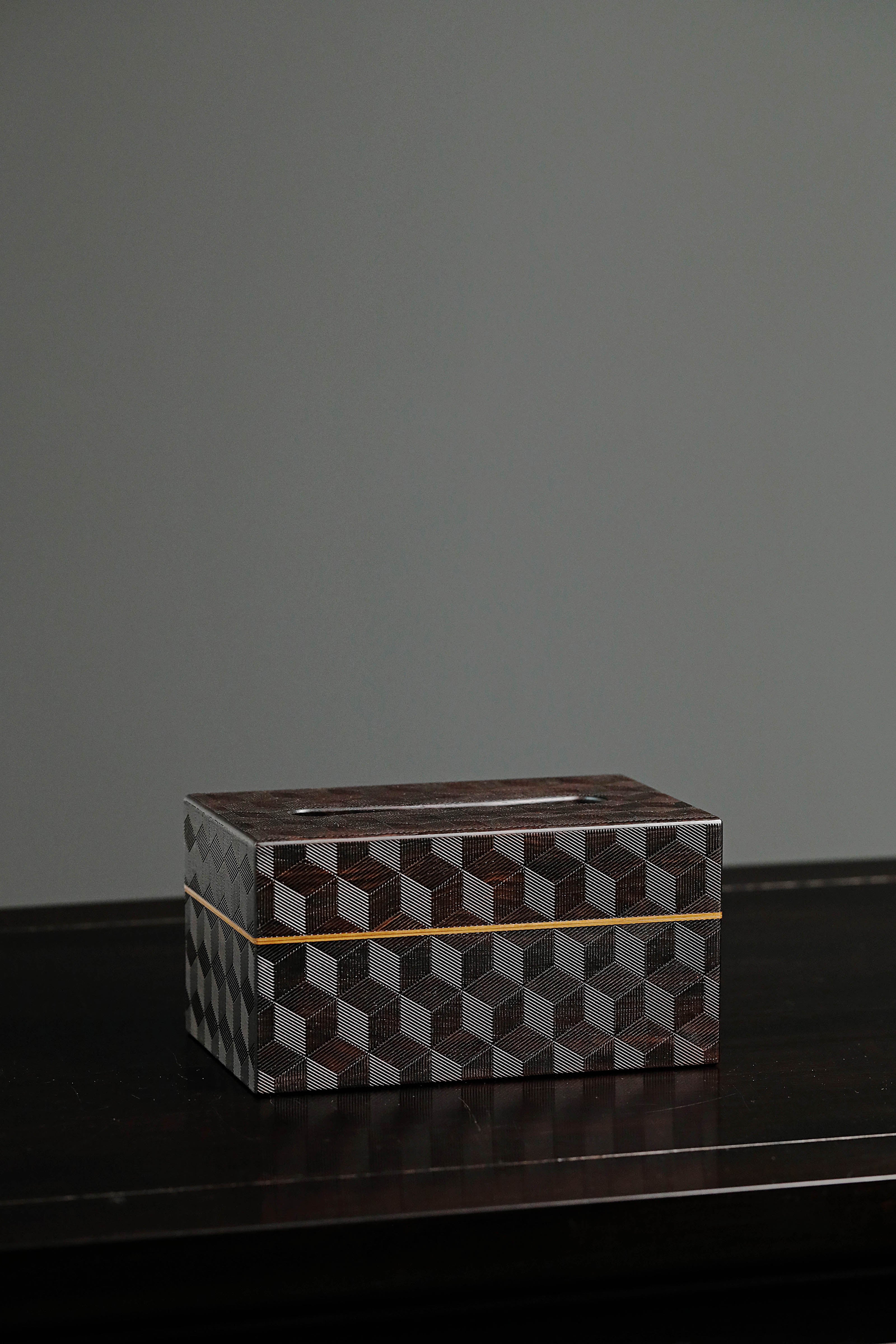 Plum blossom pattern/swastika pattern/snowflake pattern purple sandalwood tissue box