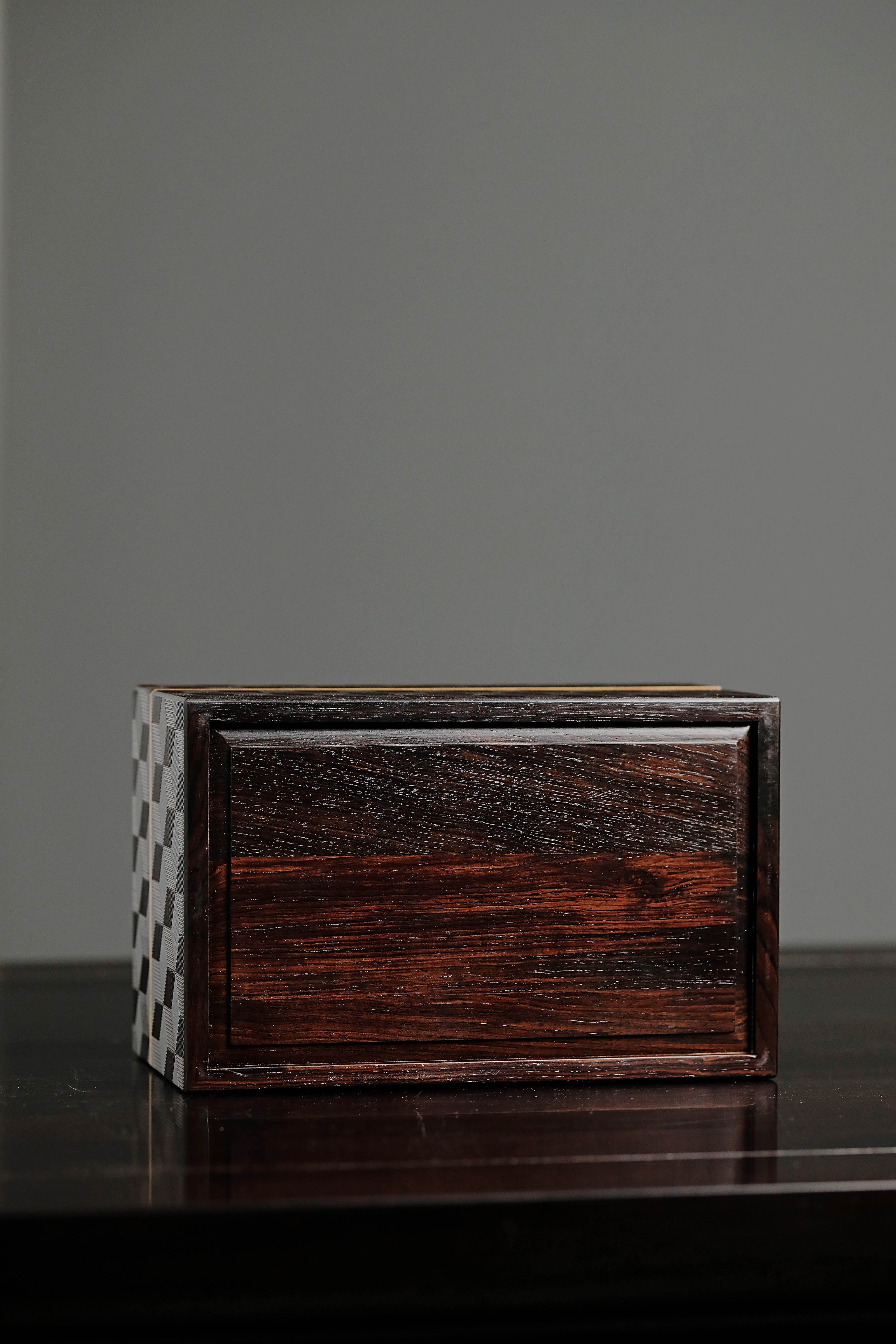 Plum blossom pattern/swastika pattern/snowflake pattern purple sandalwood tissue box