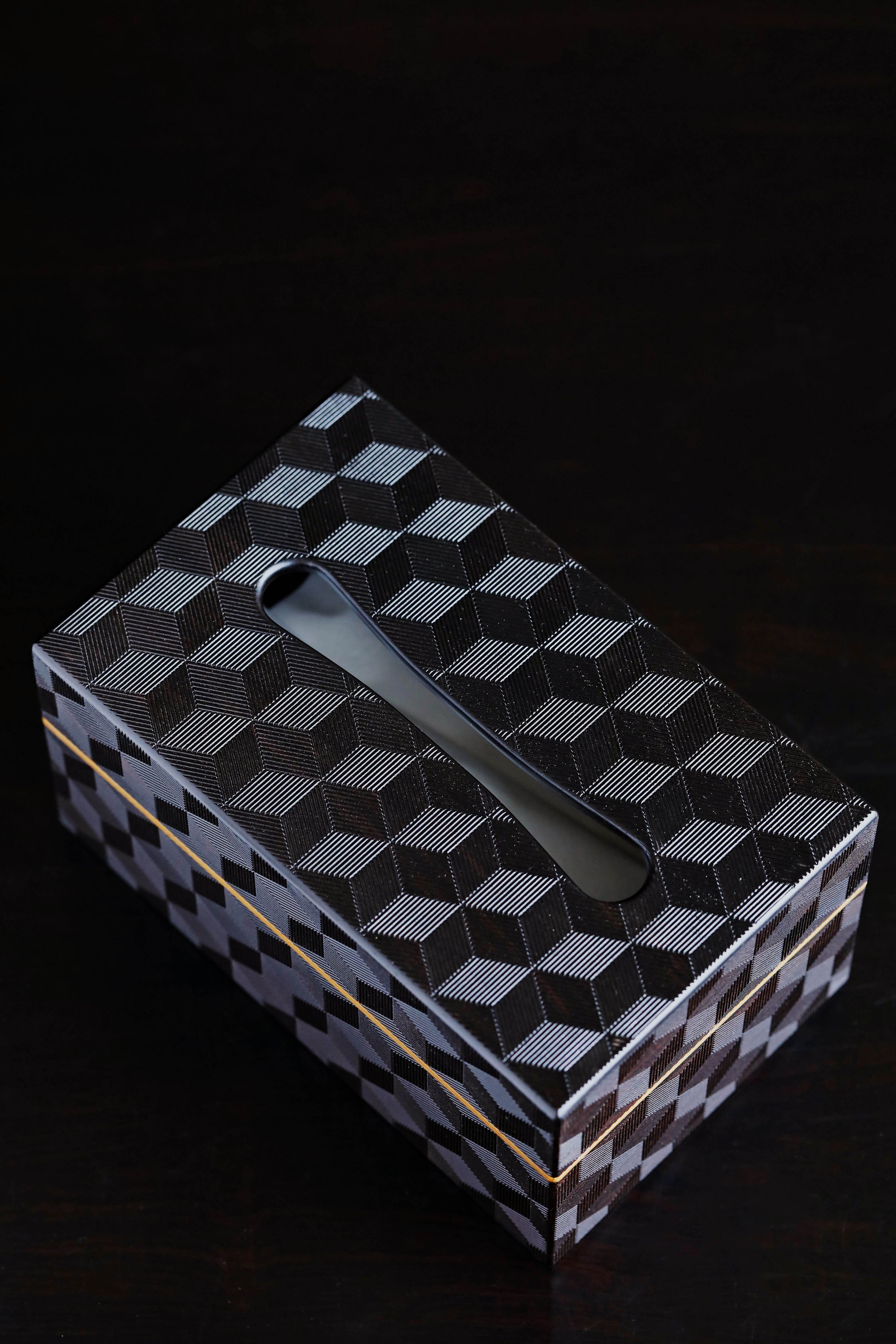 Plum blossom pattern/swastika pattern/snowflake pattern purple sandalwood tissue box