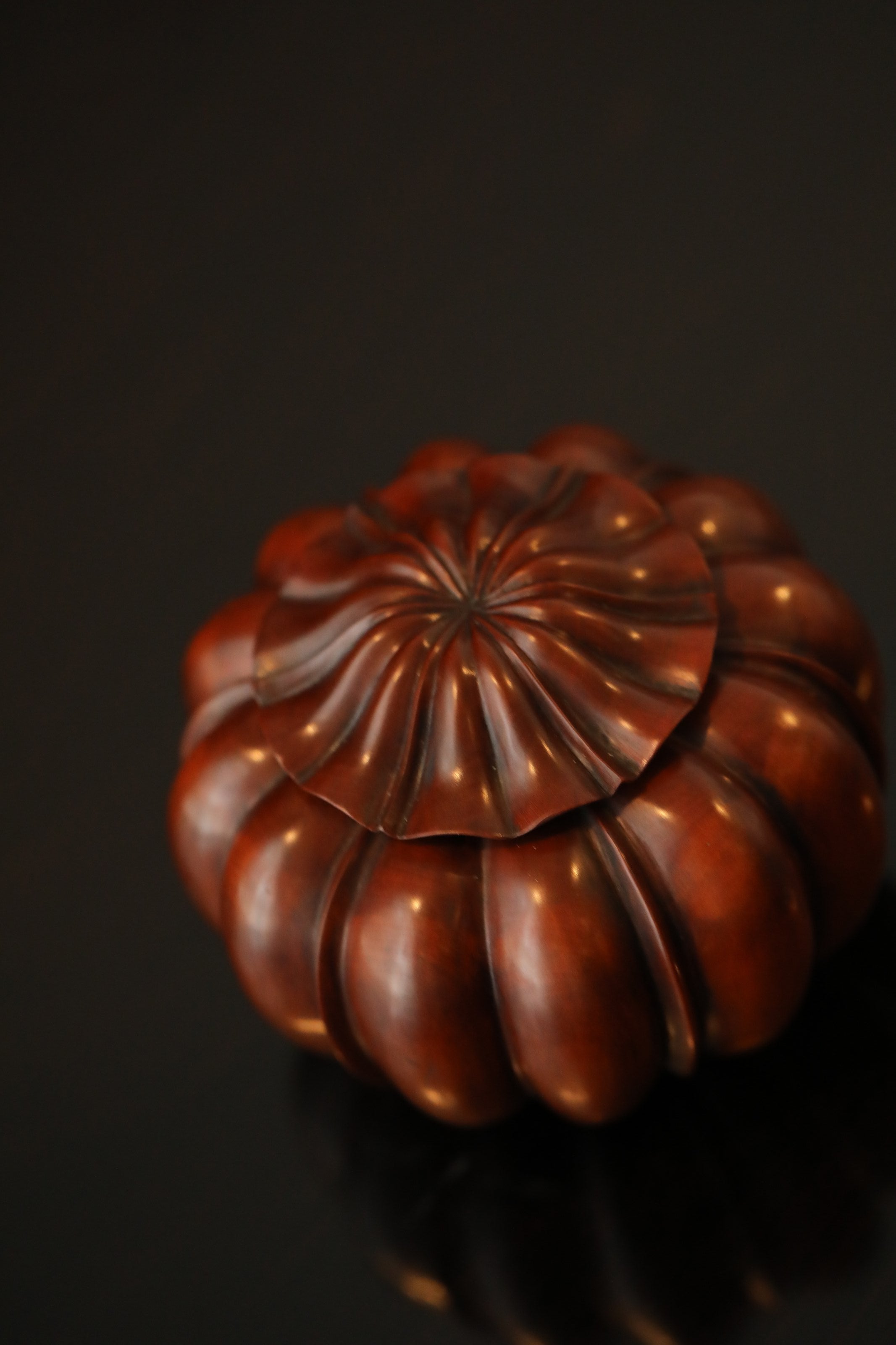 Pumpkin-shaped Go game jar