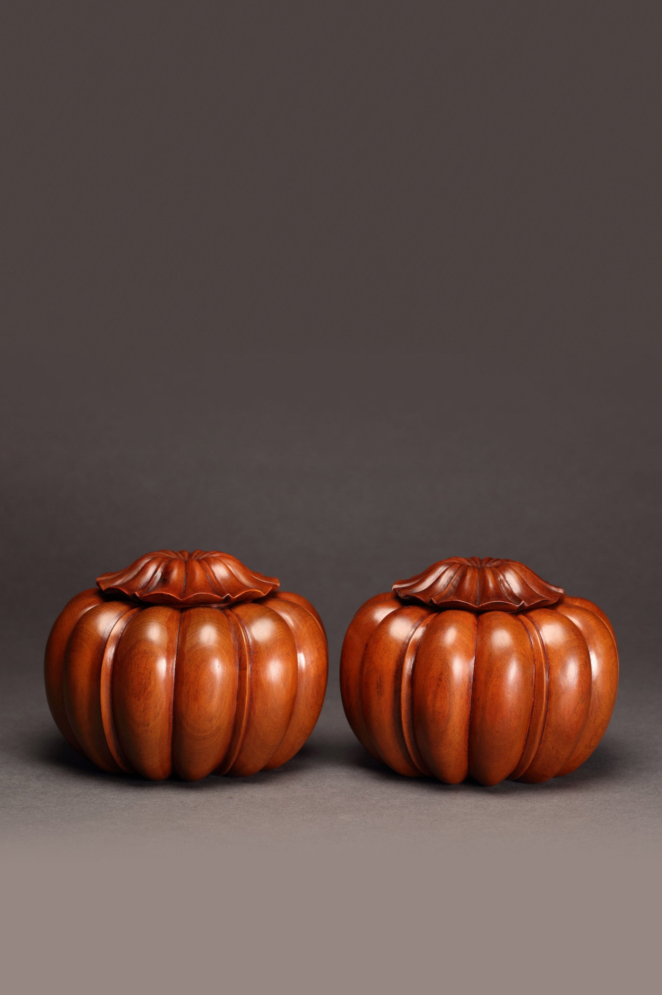 Pumpkin-shaped Go game jar