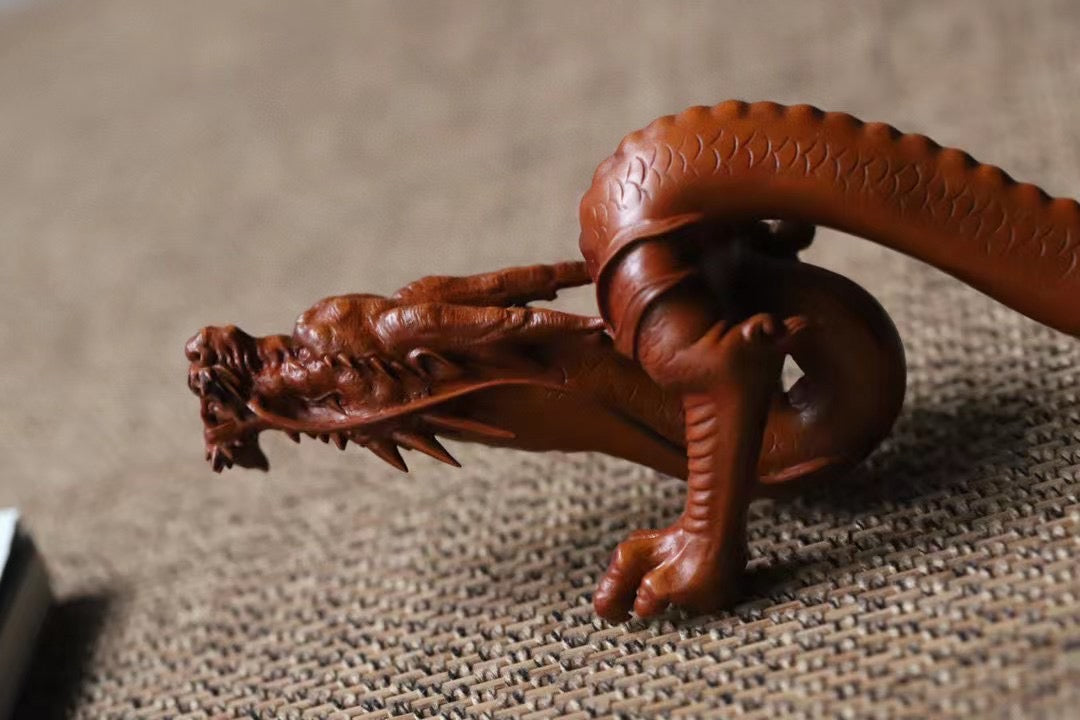Wolong Pen Holder