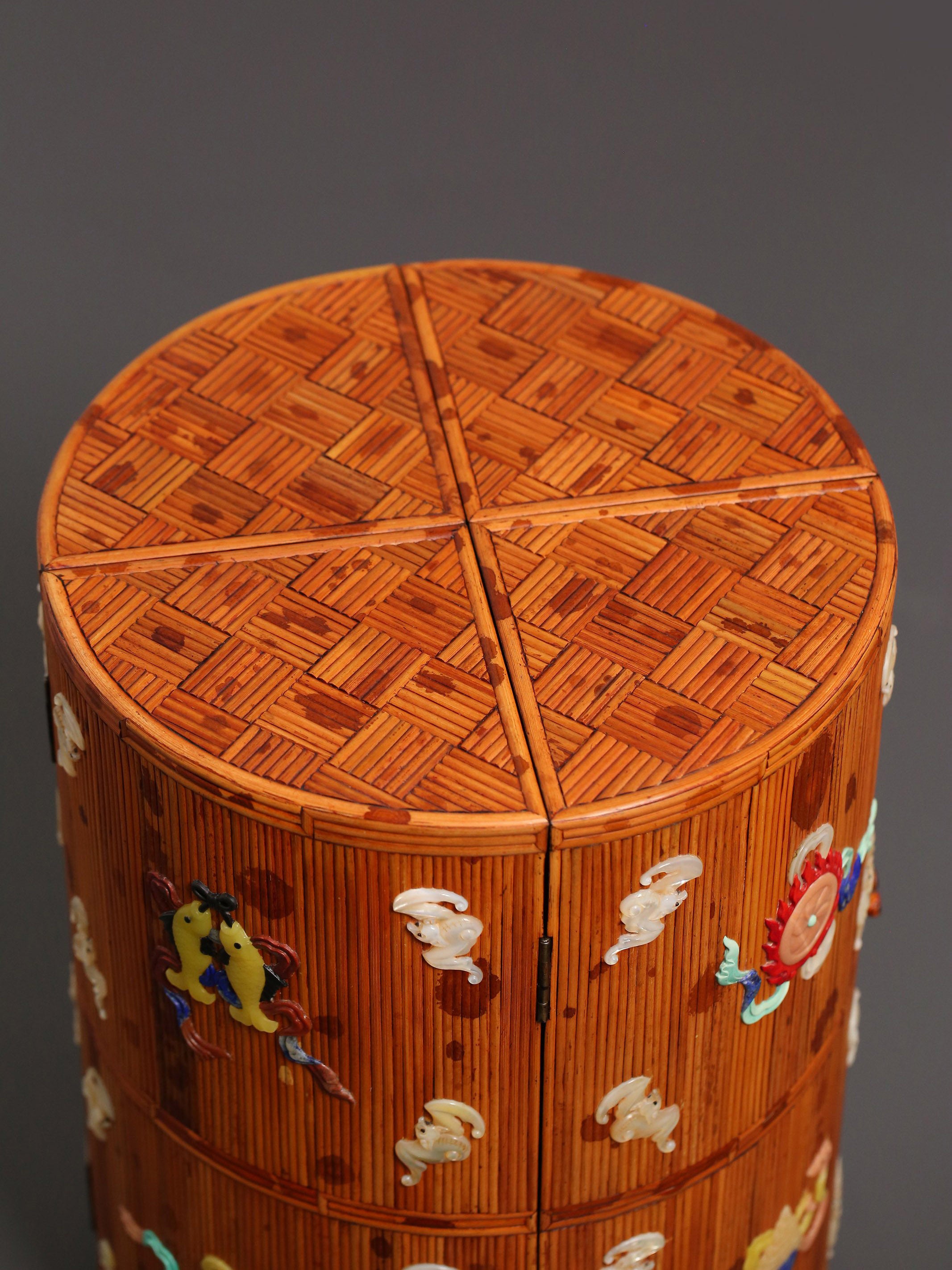 Xiangfei bamboo inlaid table with multi-treasure cabinet