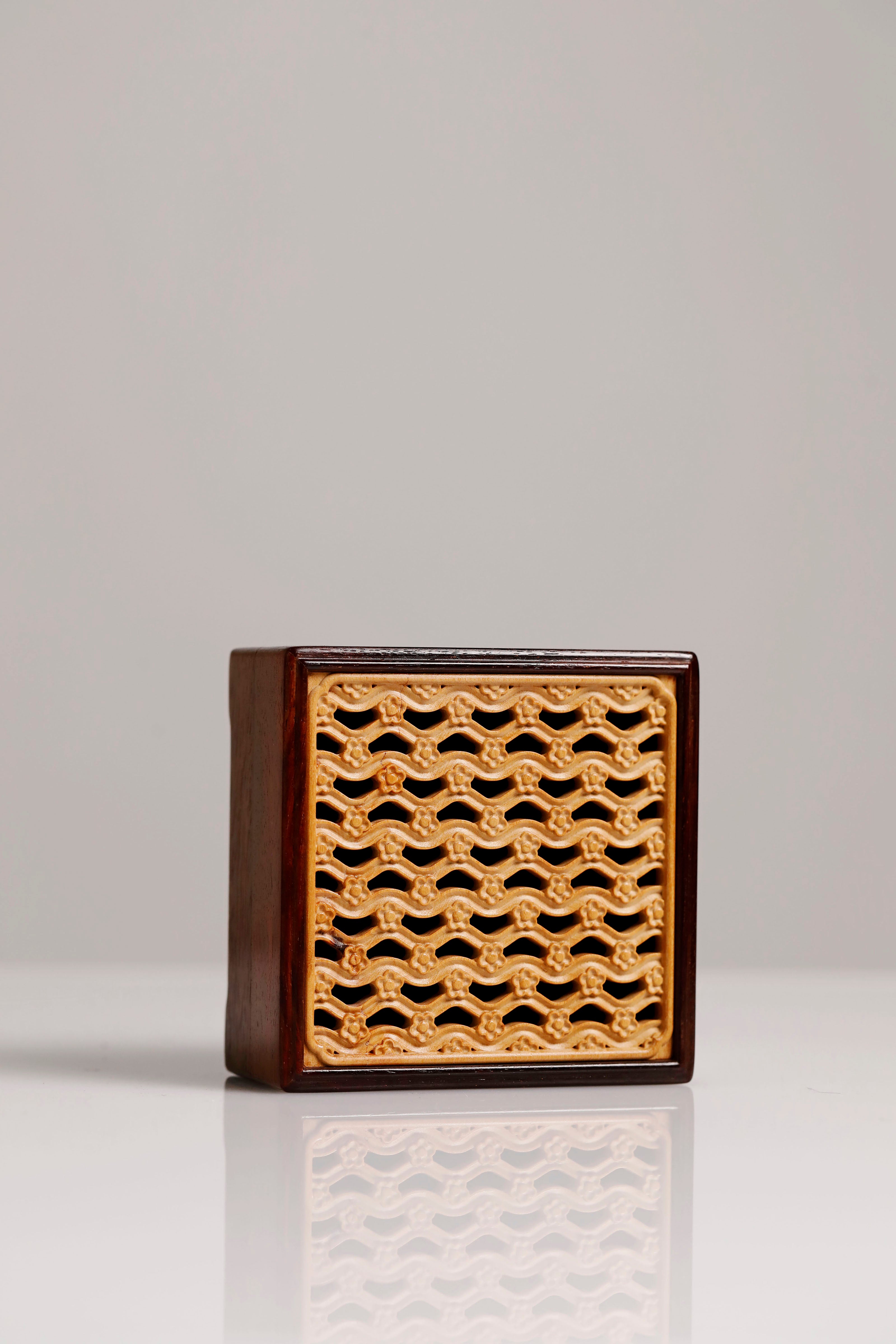 Purple sandalwood openwork incense box