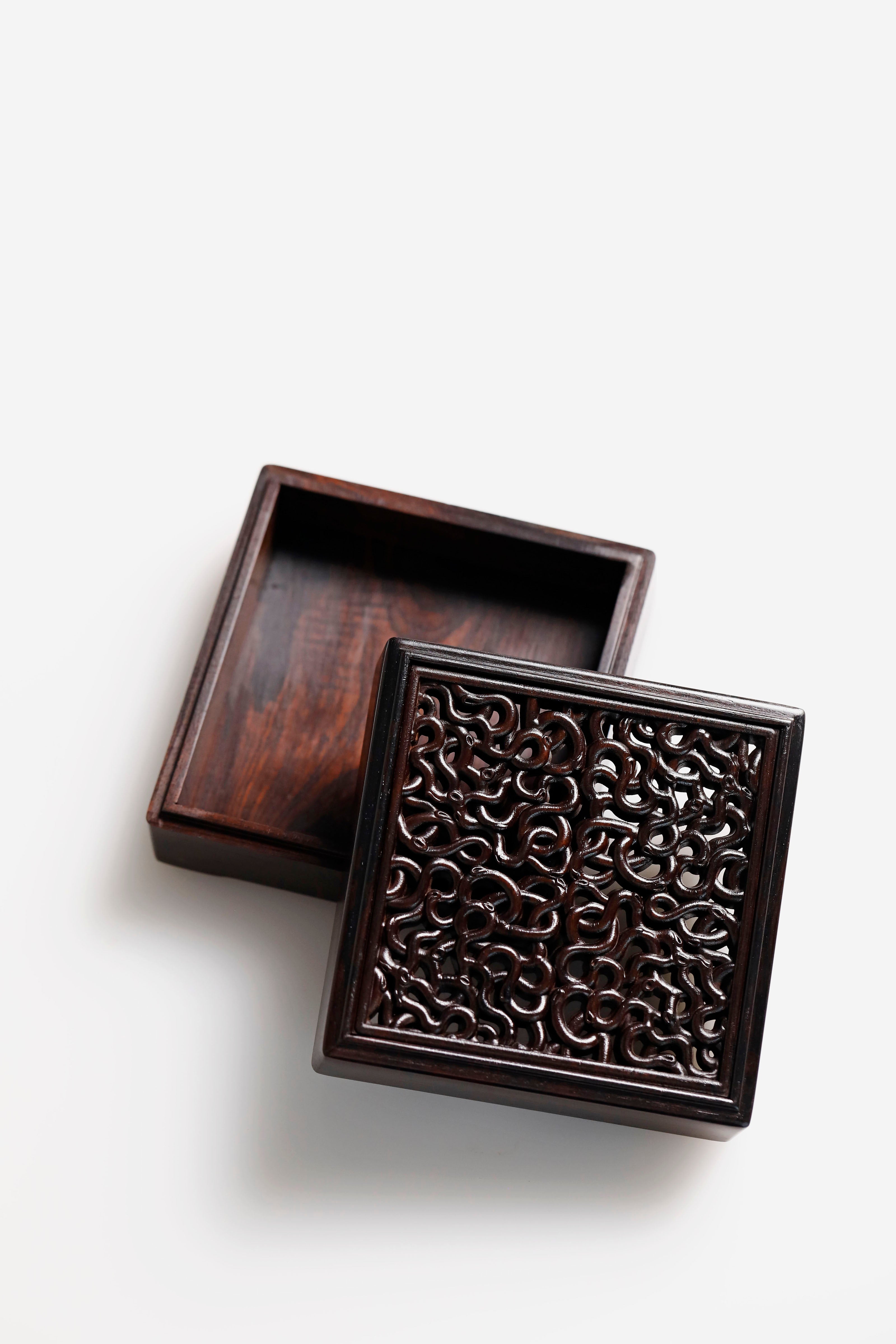 Purple sandalwood openwork incense box