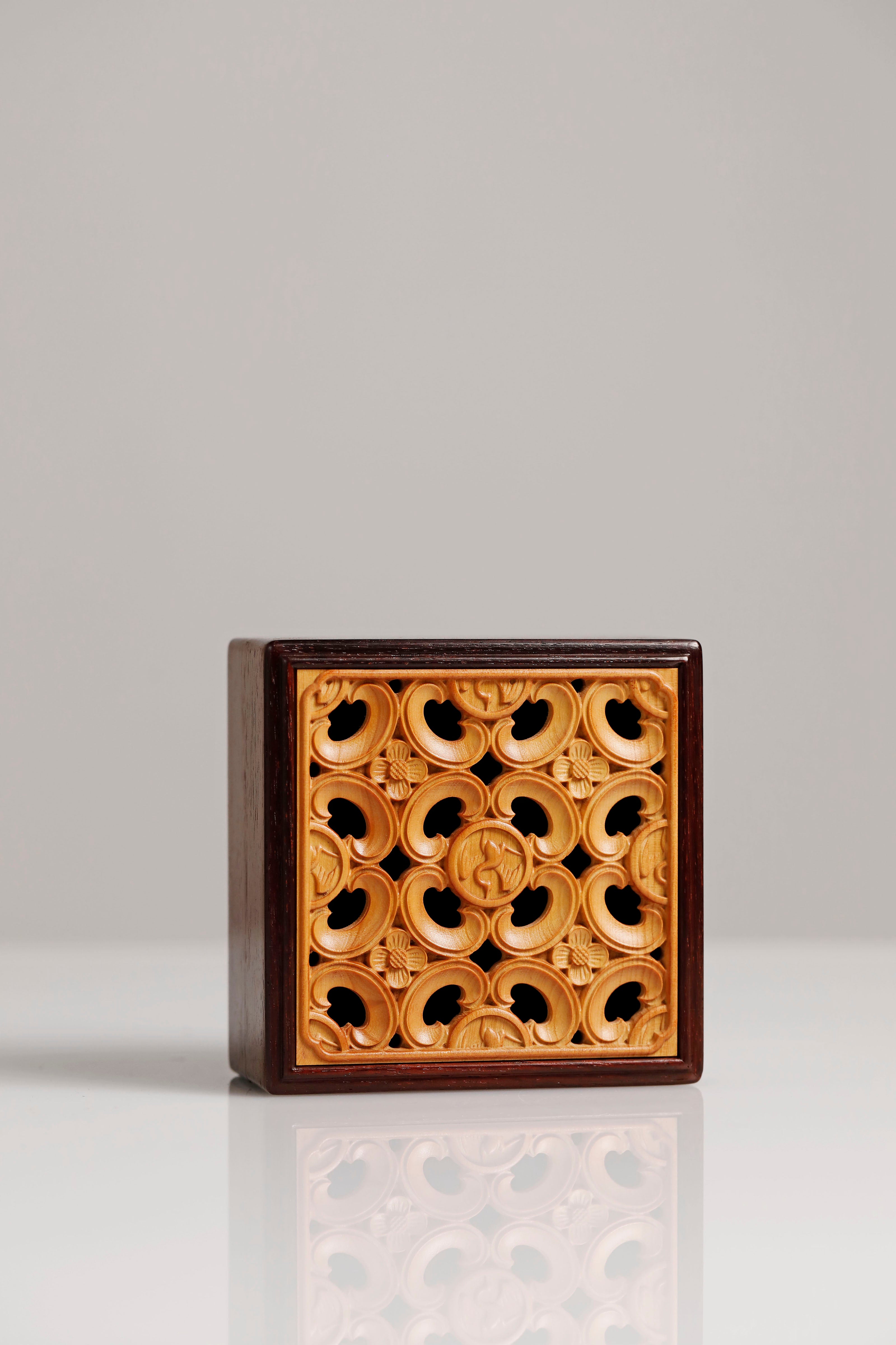 Purple sandalwood openwork incense box