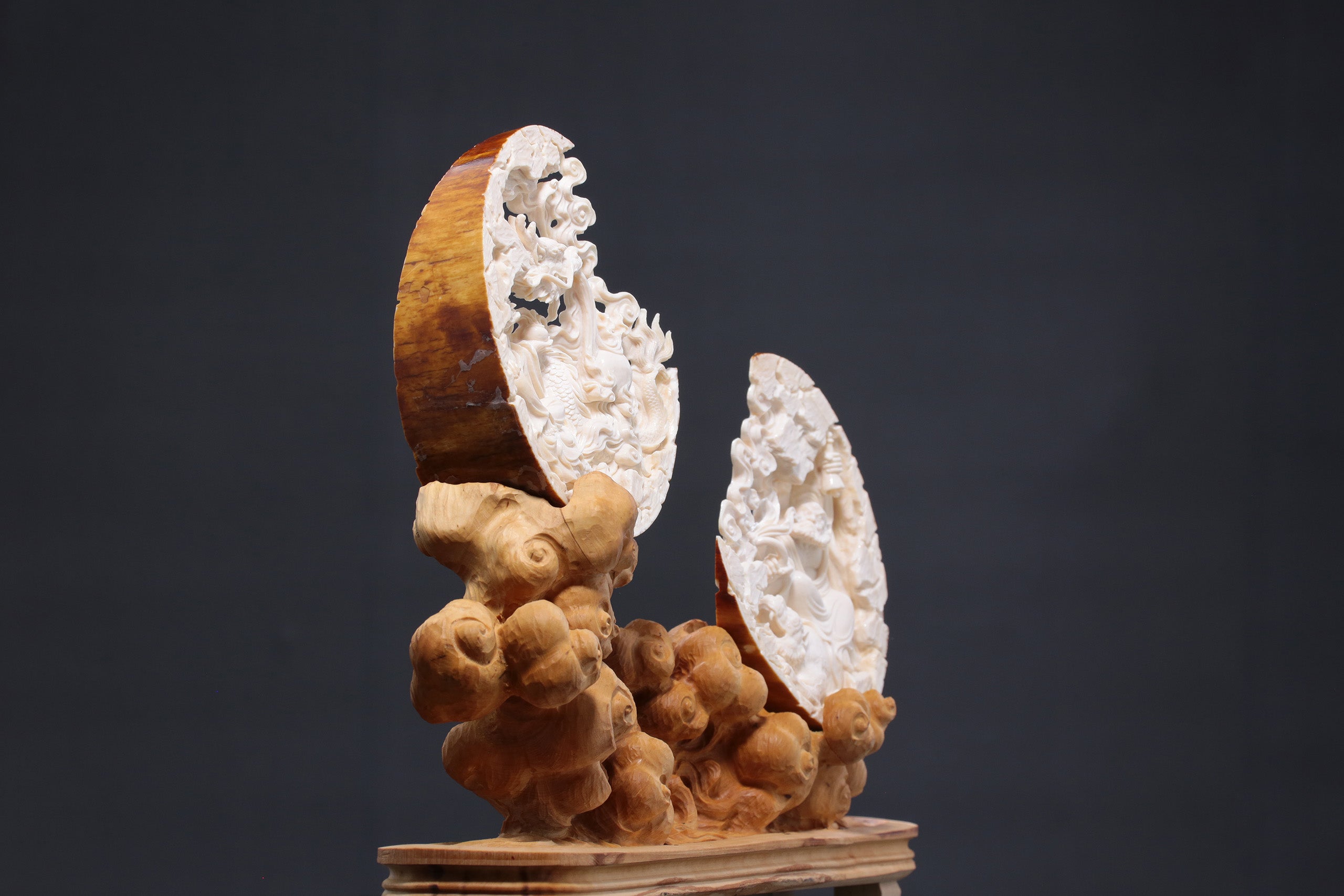 Arhat who subdues dragons and tigers