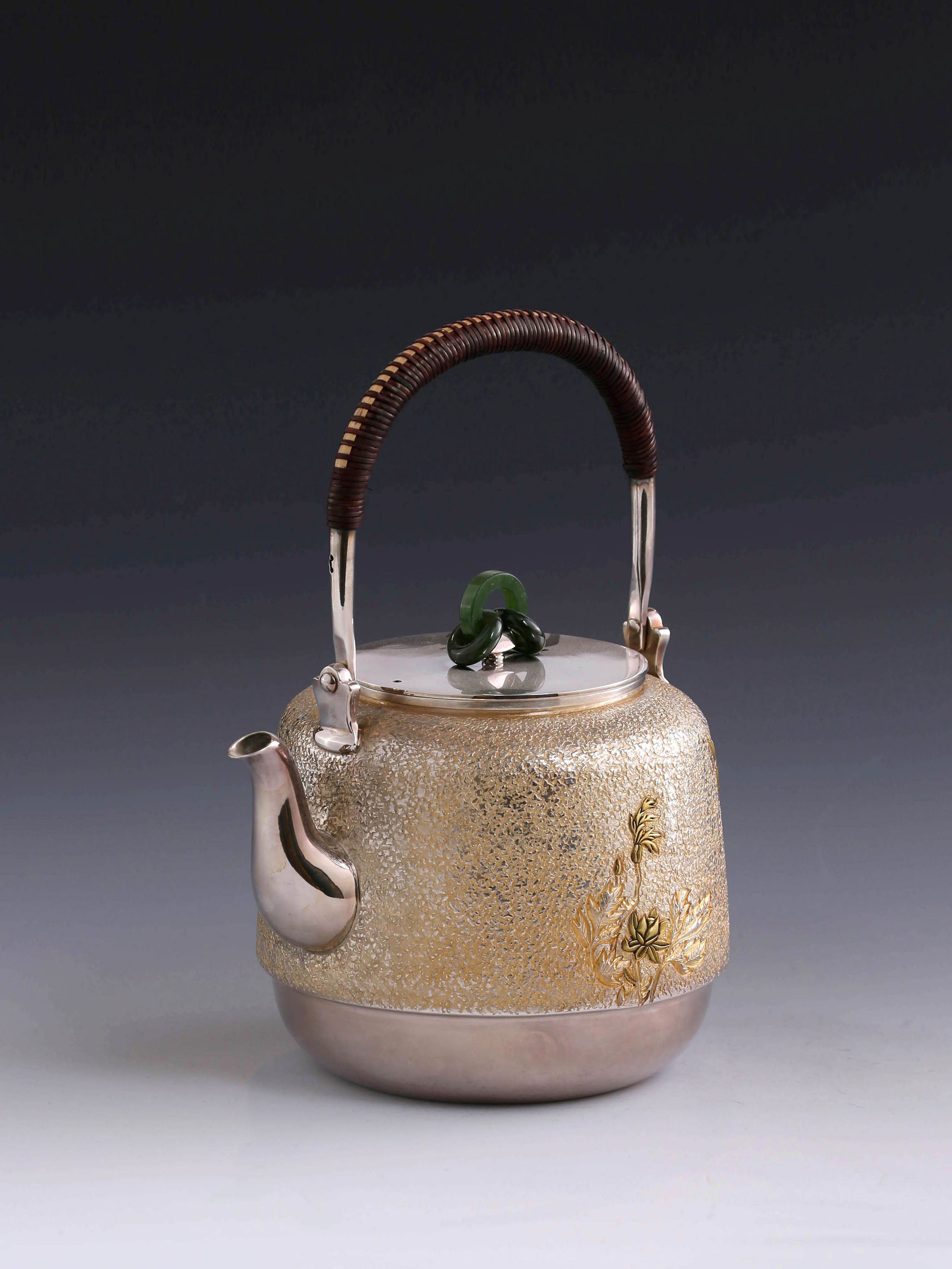 Silver ewer inlaid with peony bell shape