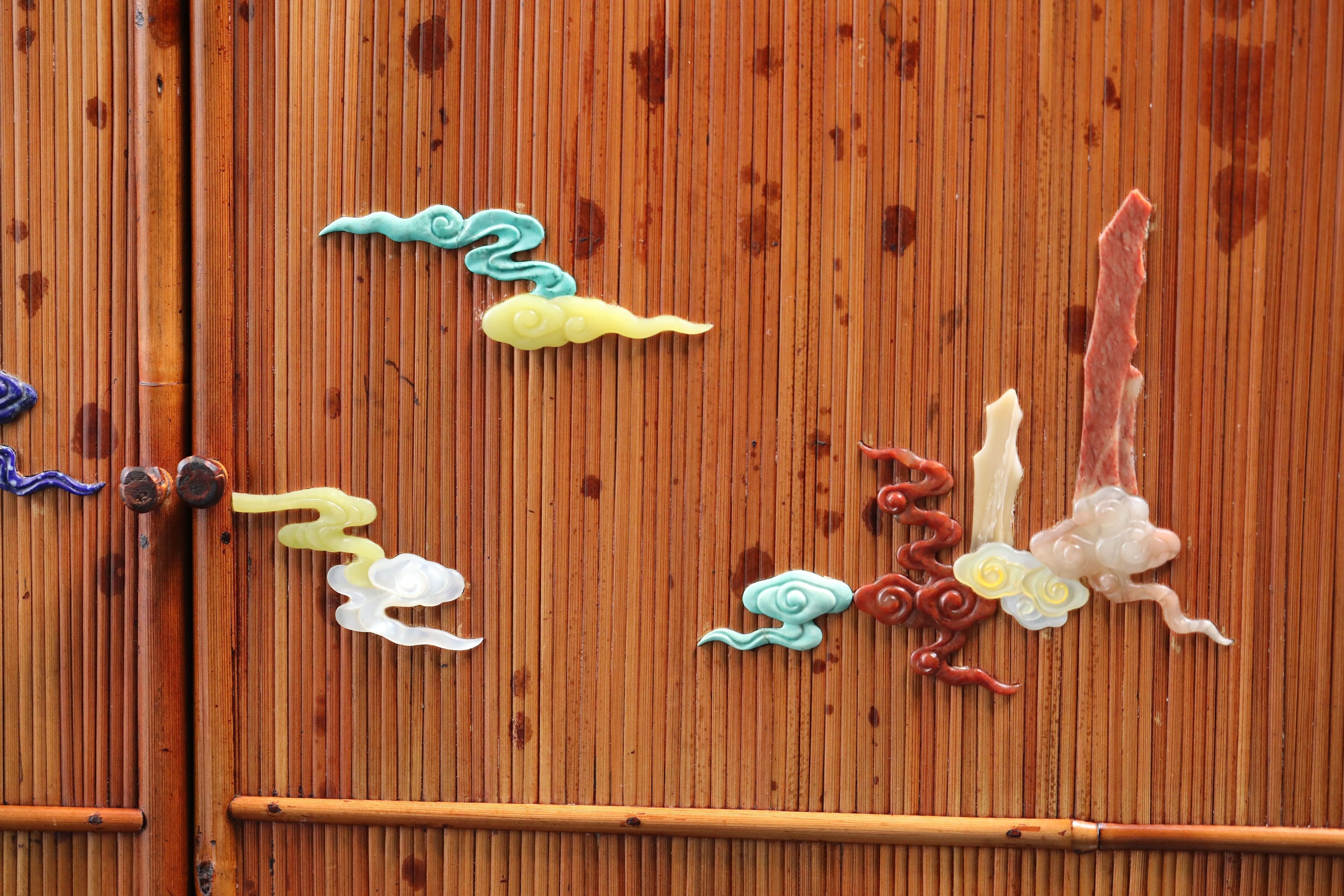 Xiangfei Bamboo Inlaid with Immortal Riding a Phoenix Tea Cabinet