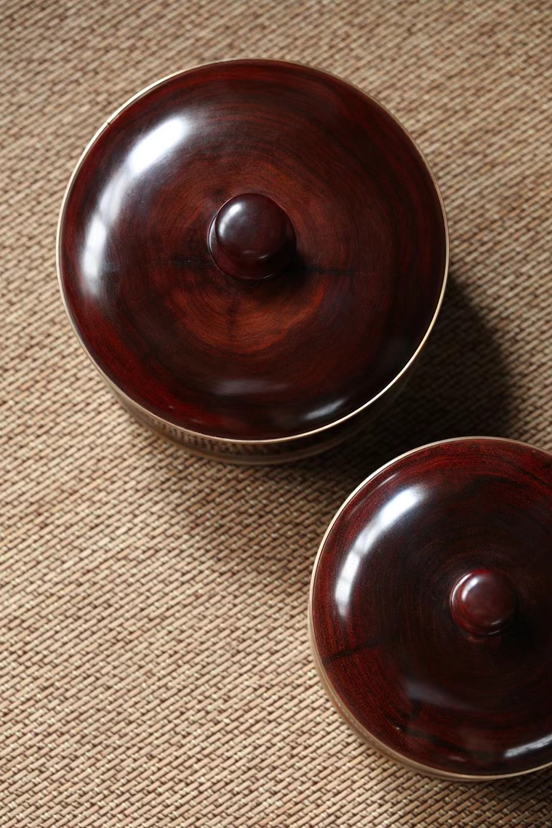 Small-leaf sandalwood tea storage