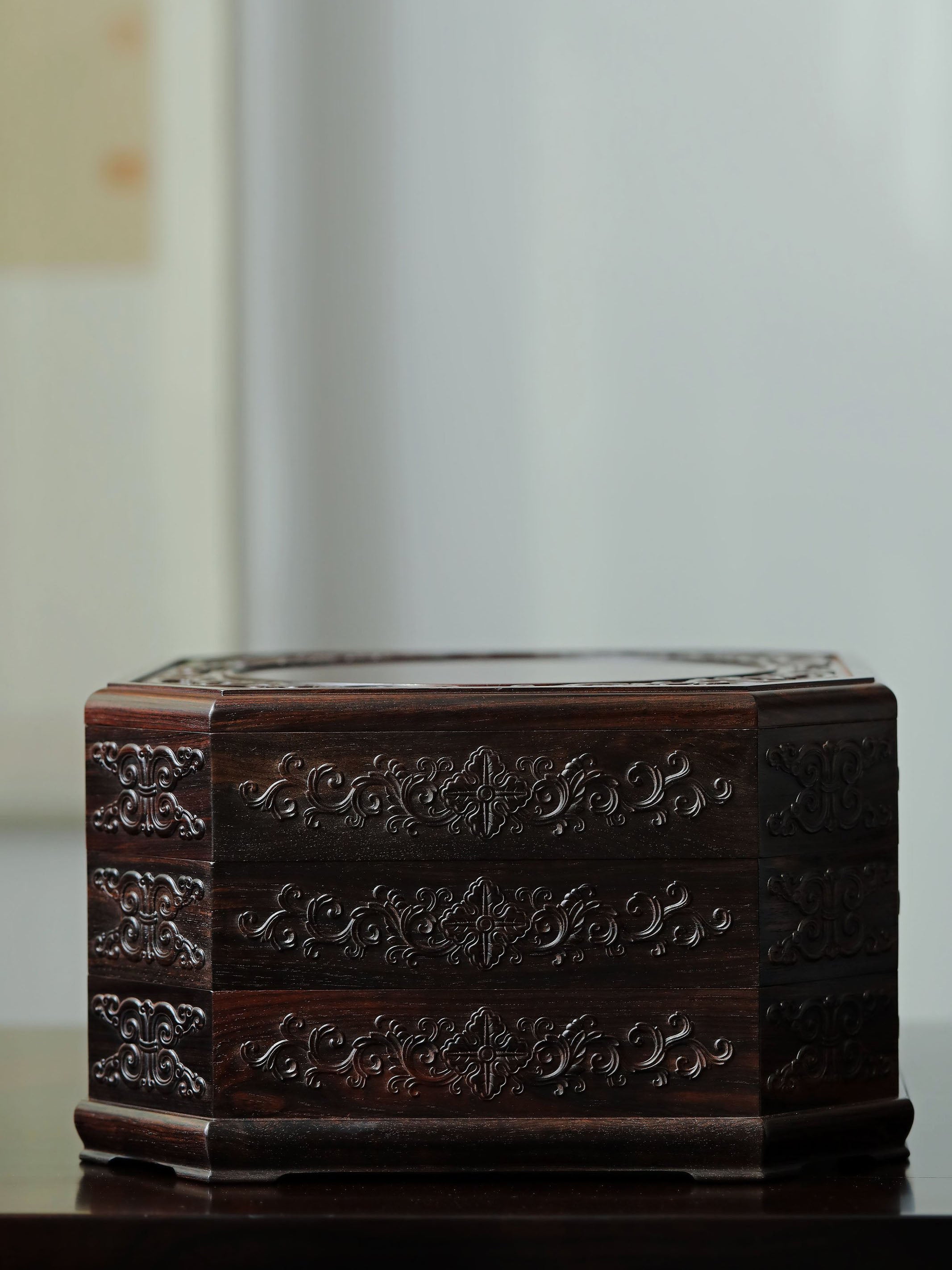 Purple sandalwood three-tiered eight-treasure corner box