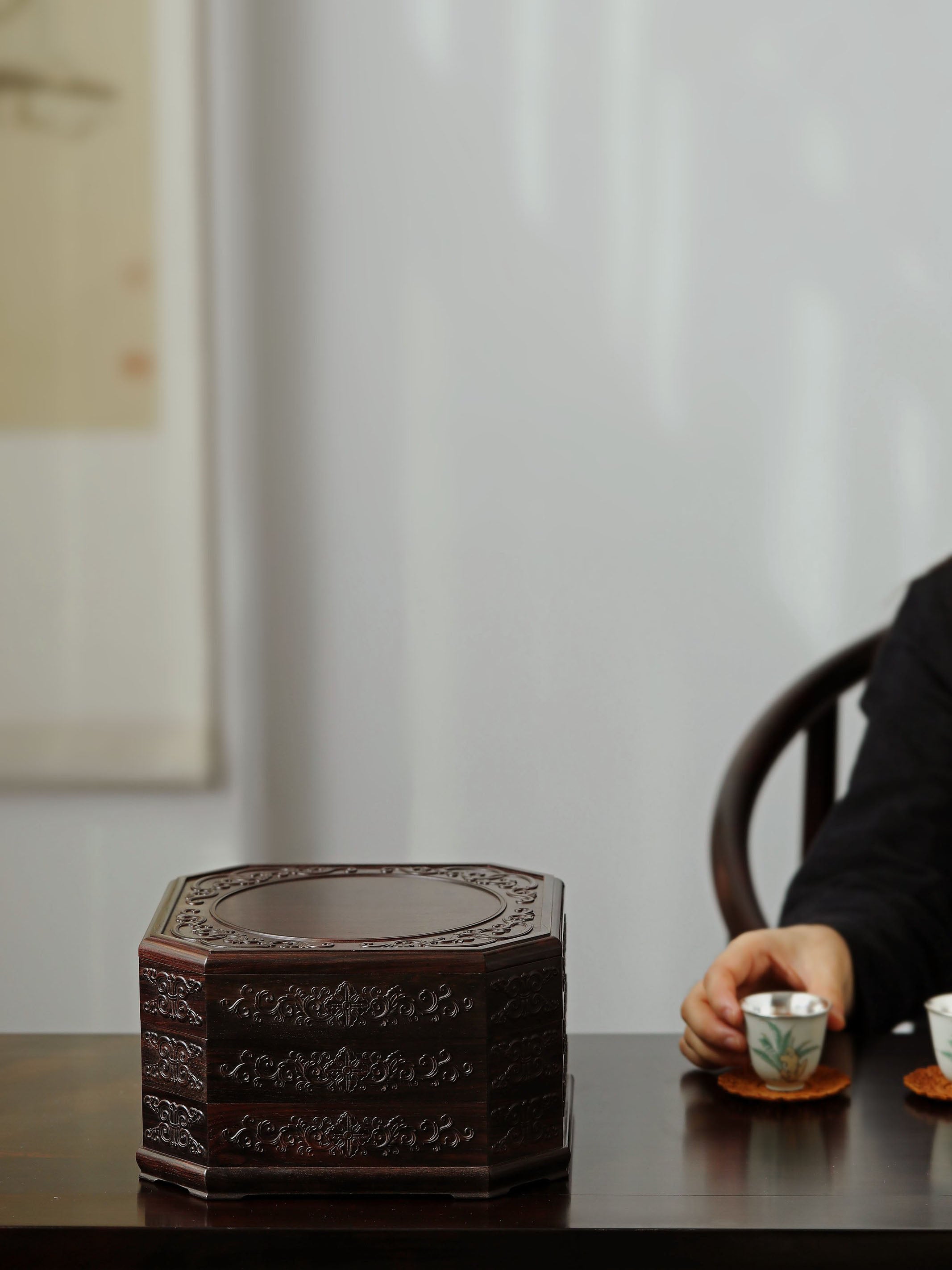 Purple sandalwood three-tiered eight-treasure corner box