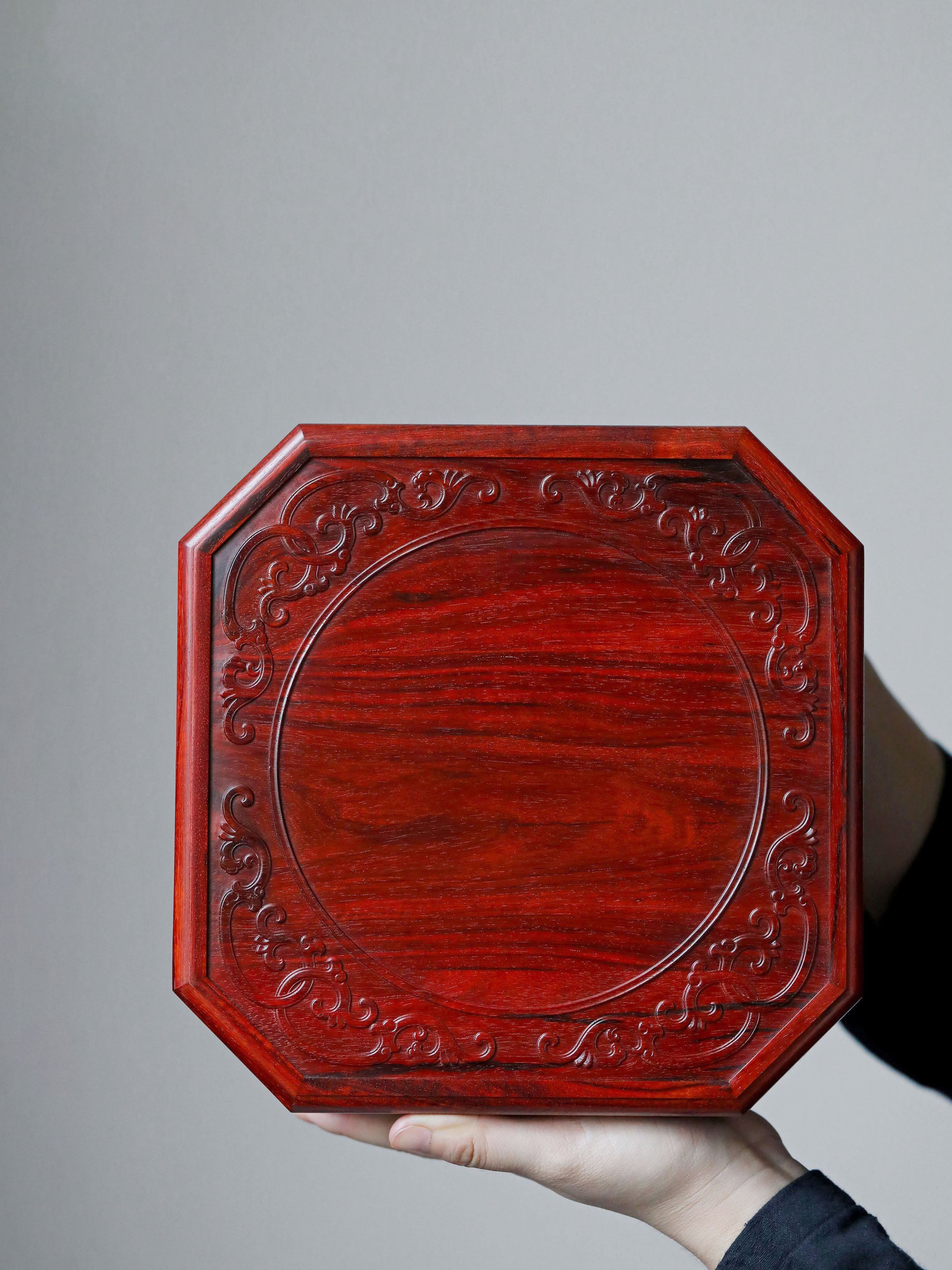 Three-layered octagonal tea box made of small-leaf sandalwood