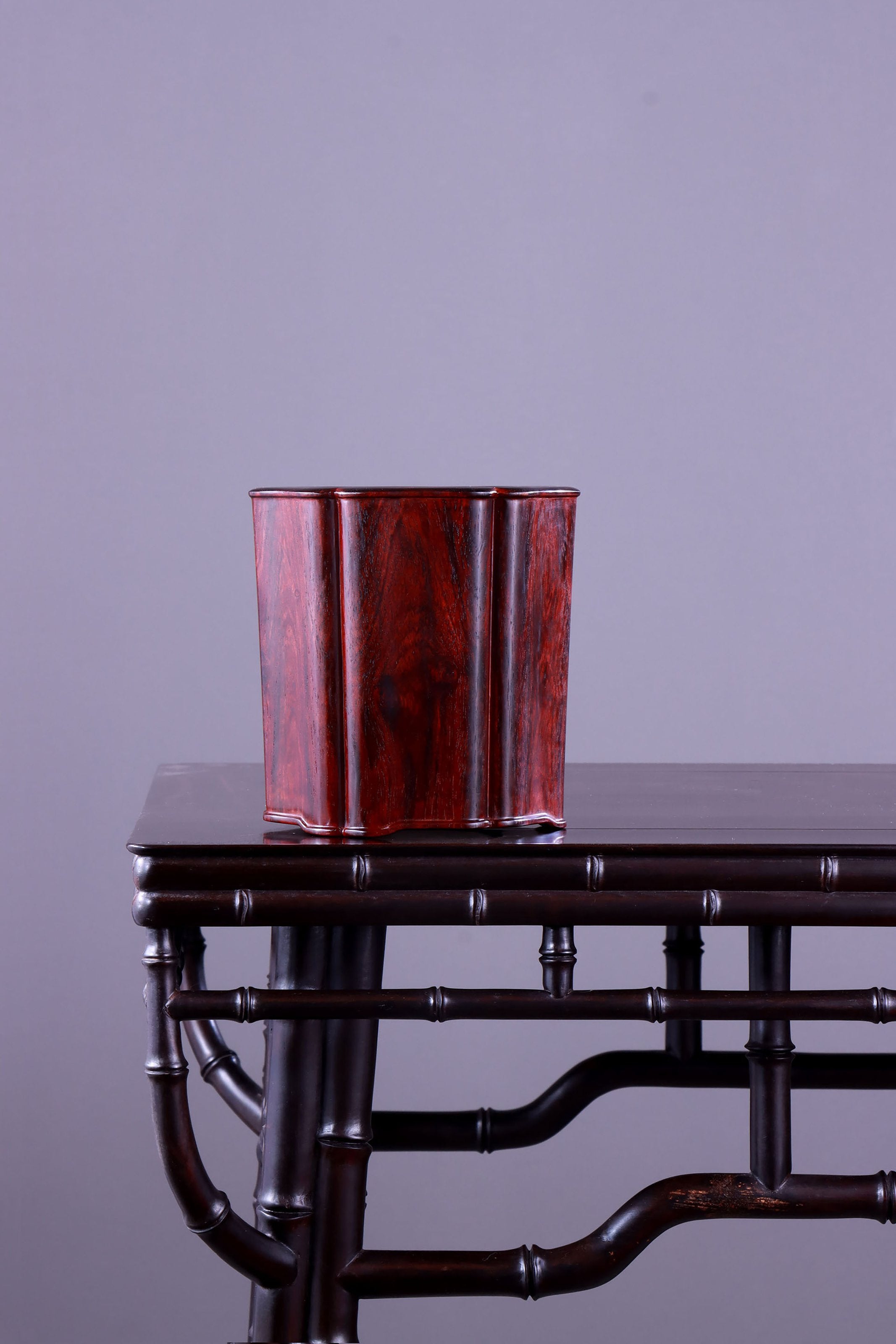 Indian rosewood pen holder with lobed rim