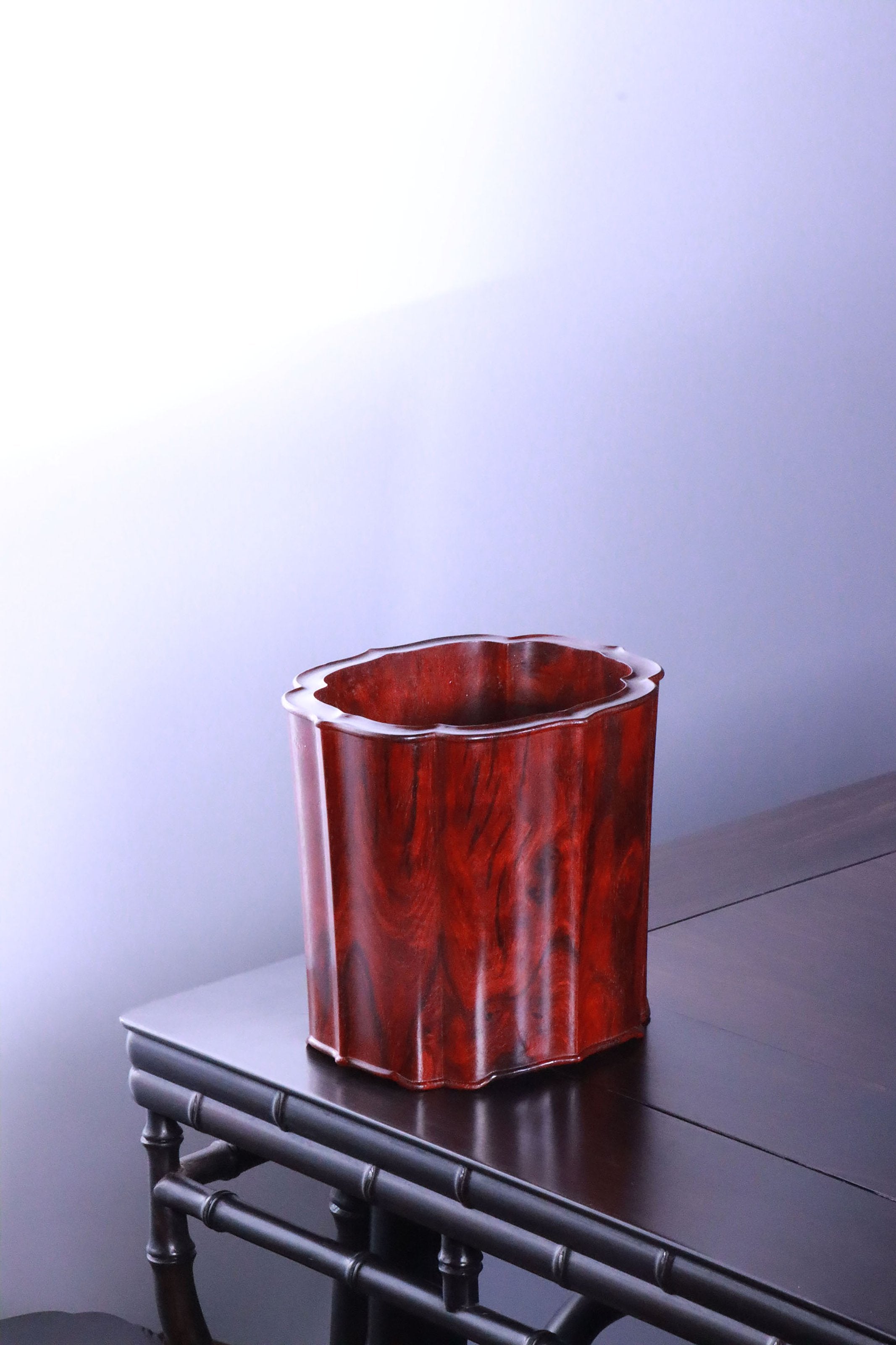 Indian rosewood pen holder with lobed rim