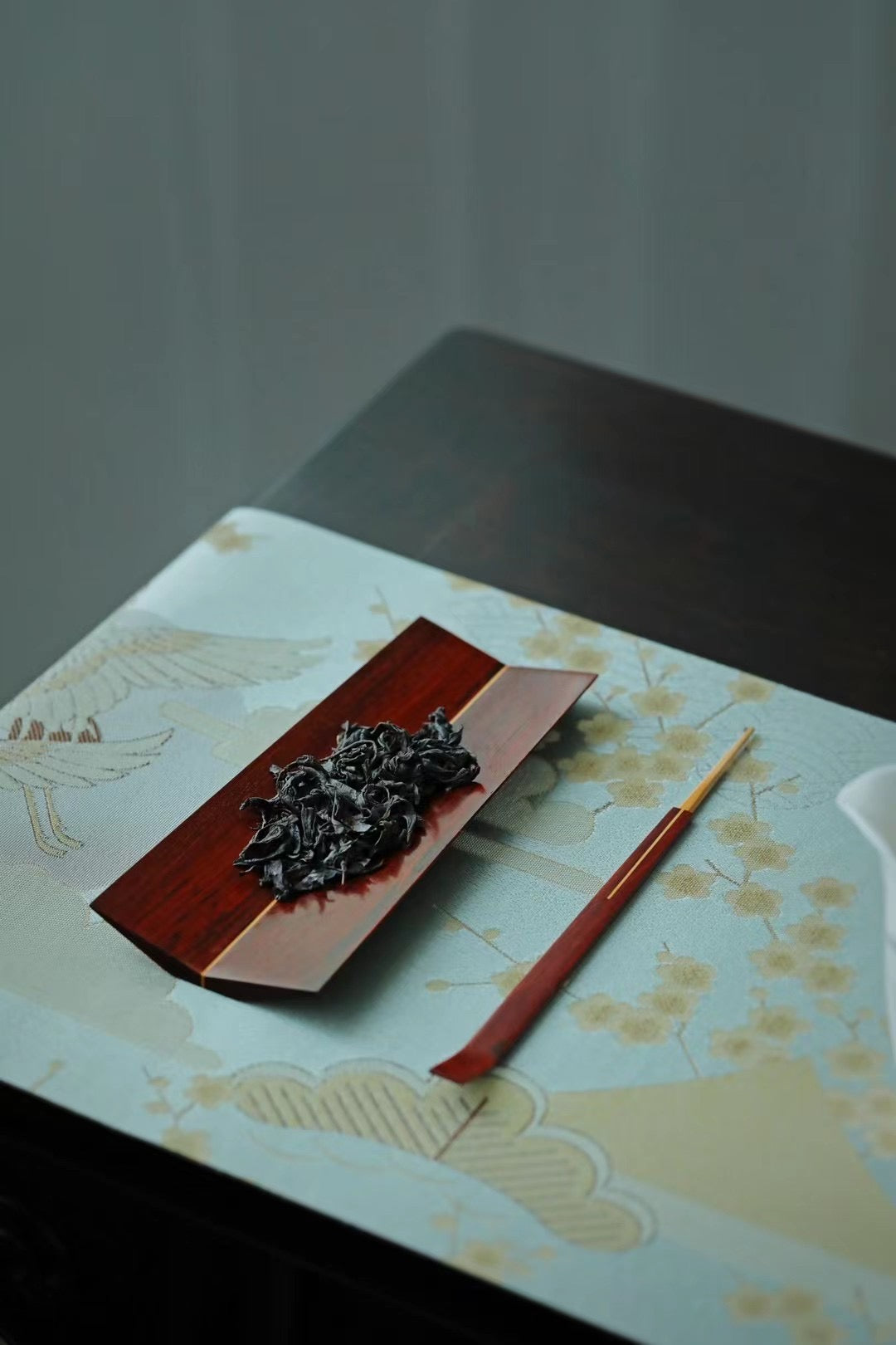 Indian rosewood tea set (three pieces)