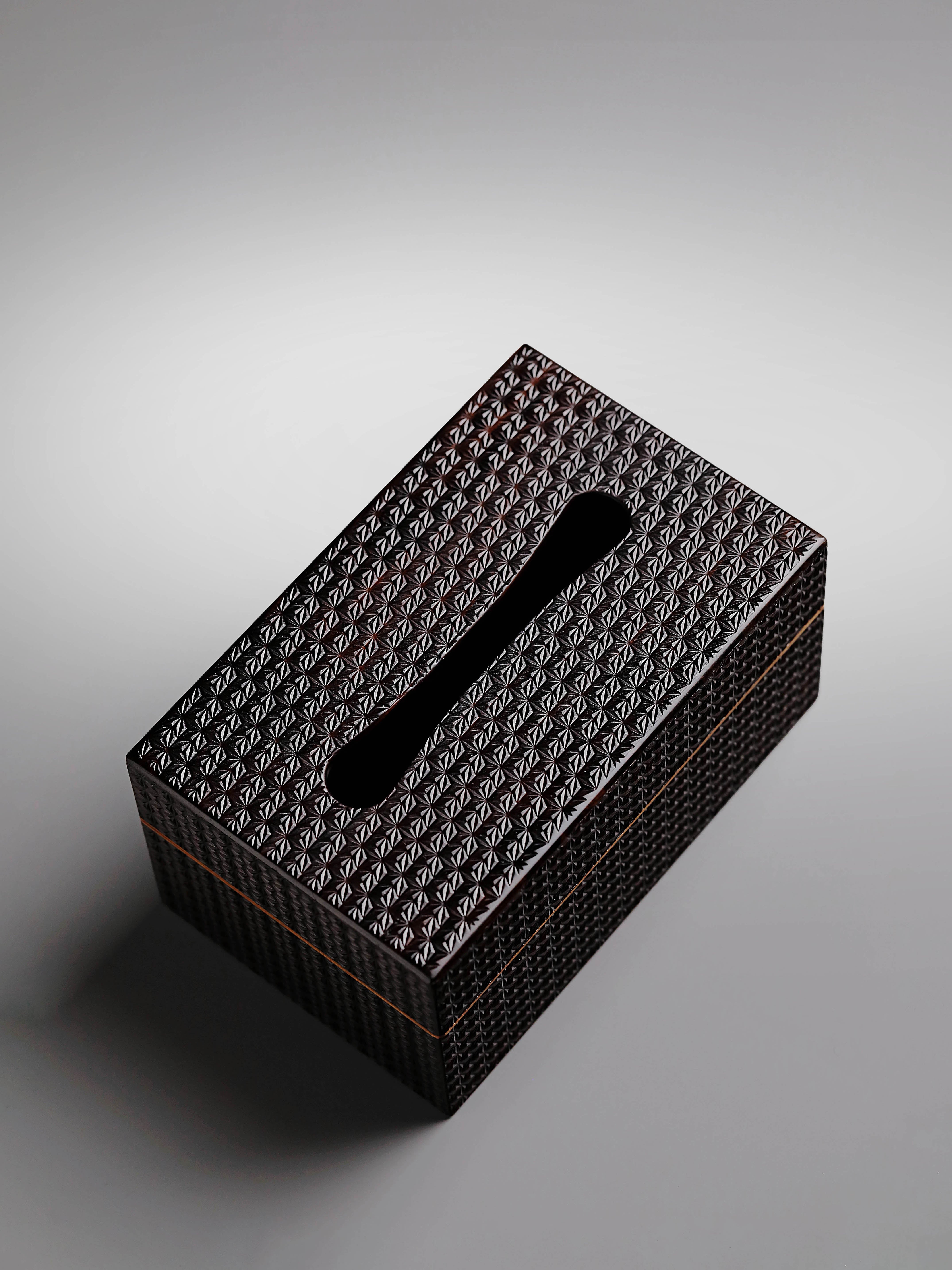 Plum blossom pattern/swastika pattern/snowflake pattern purple sandalwood tissue box