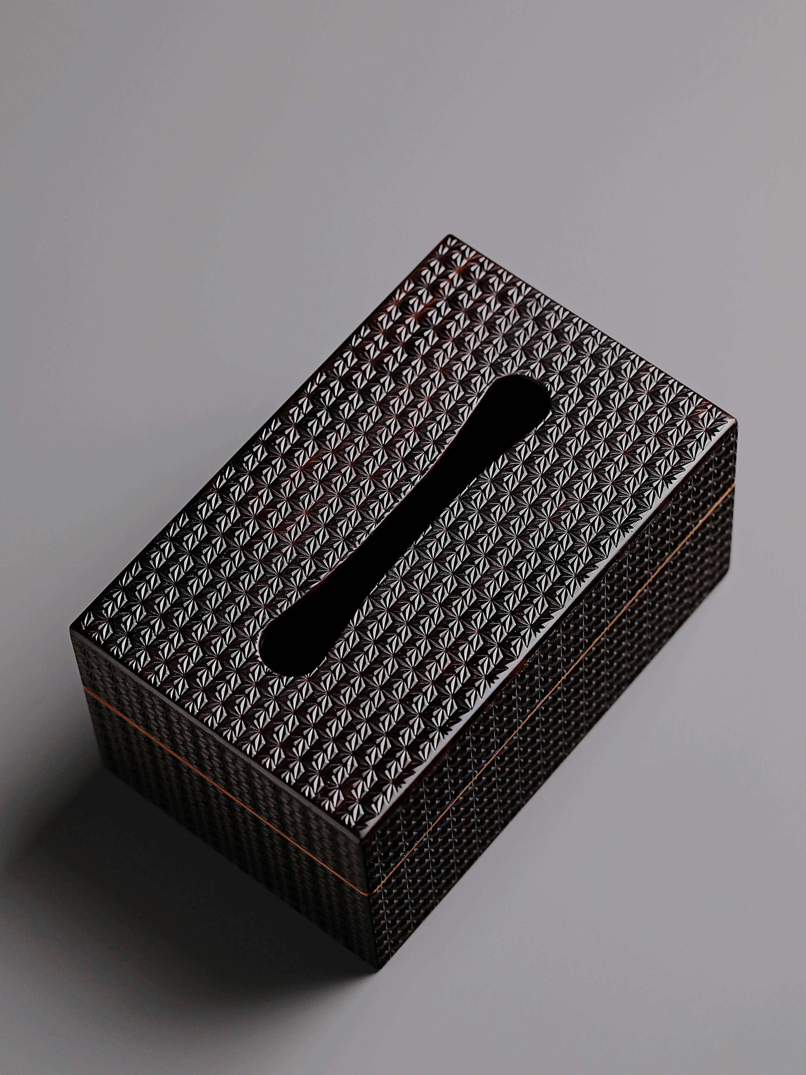 Plum blossom pattern/swastika pattern/snowflake pattern purple sandalwood tissue box