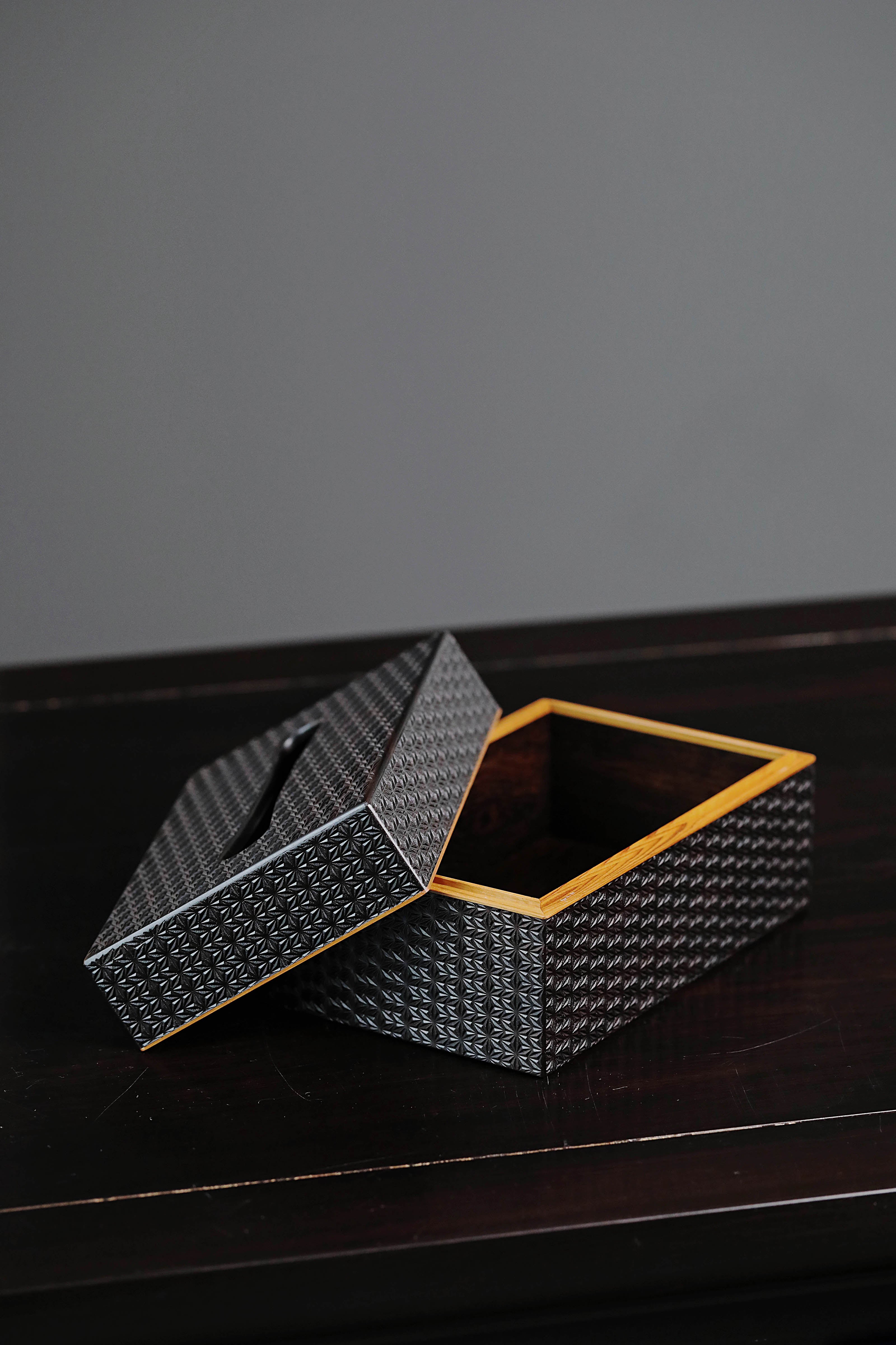 Plum blossom pattern/swastika pattern/snowflake pattern purple sandalwood tissue box