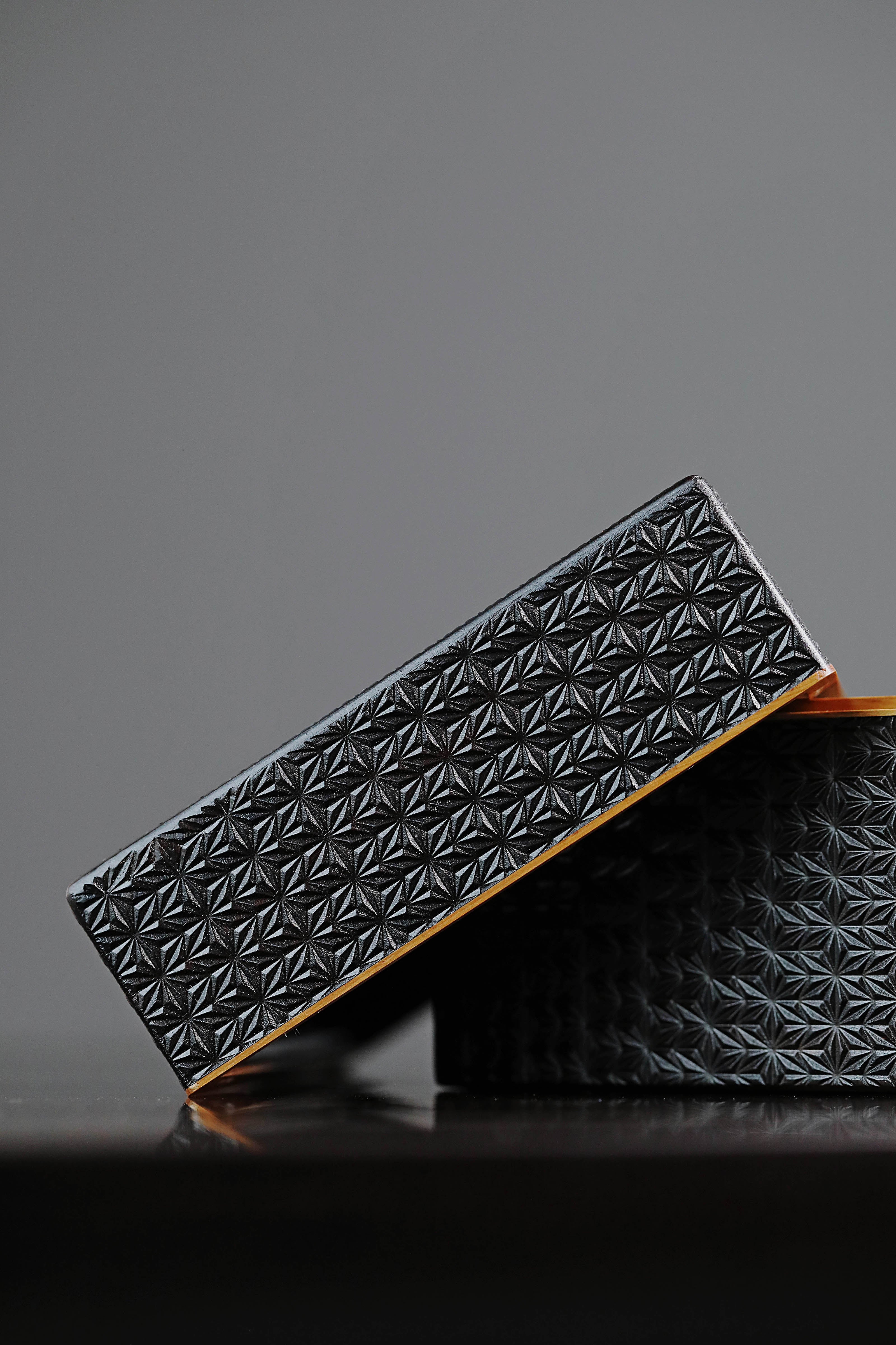 Plum blossom pattern/swastika pattern/snowflake pattern purple sandalwood tissue box