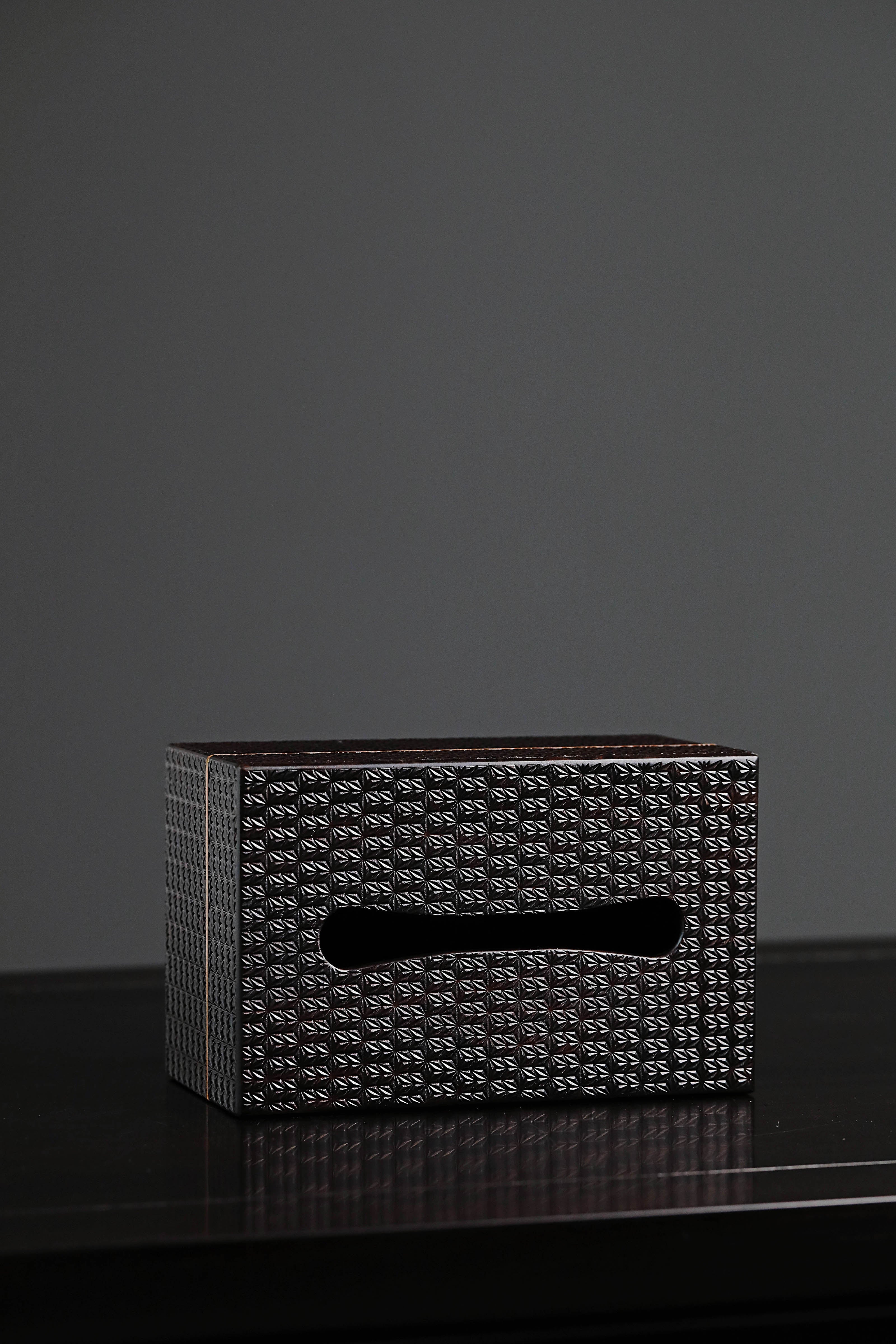 Plum blossom pattern/swastika pattern/snowflake pattern purple sandalwood tissue box