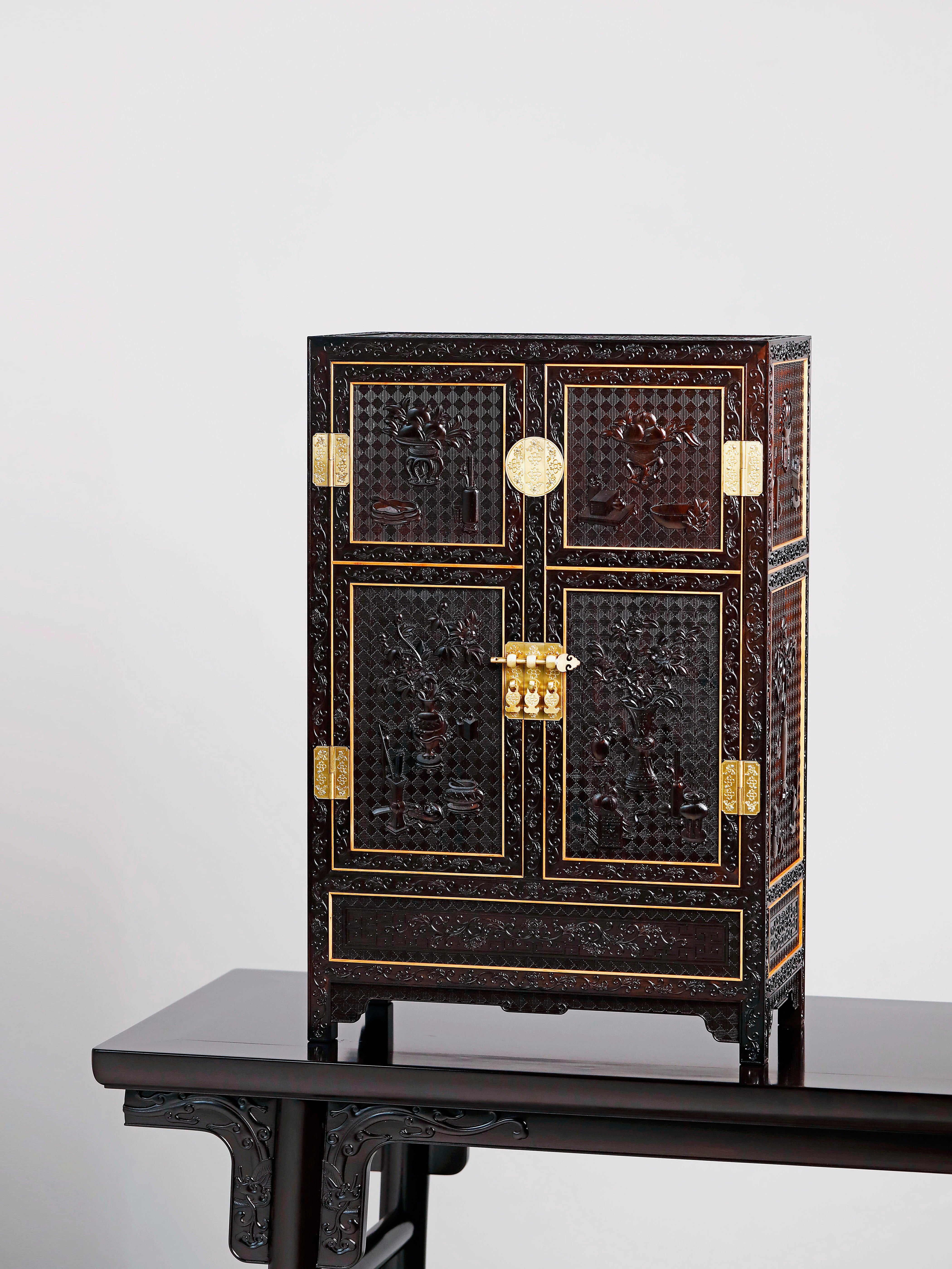 Small-leaf rosewood/Zambian rosewood fully carved antique pattern table and cabinet