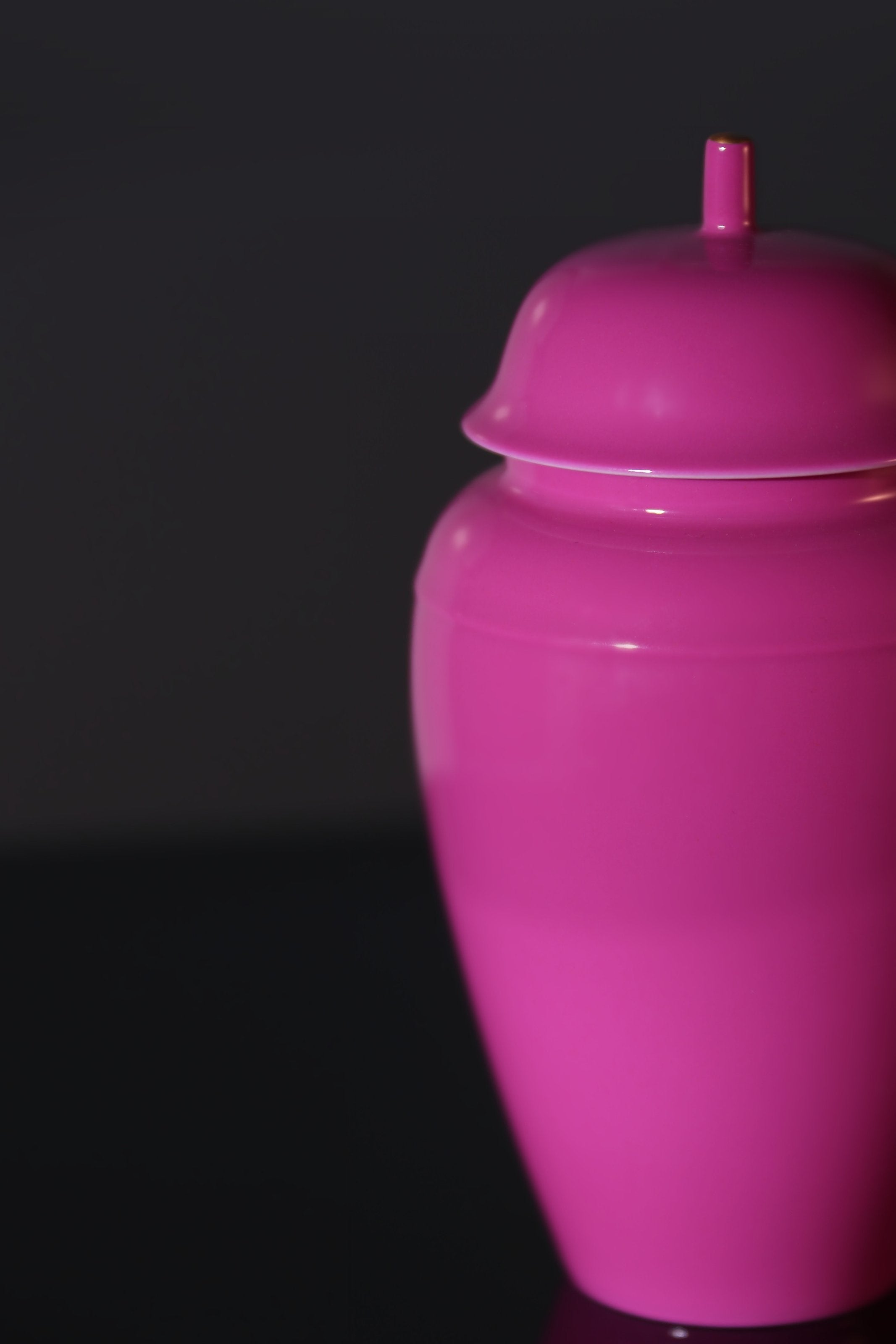 Rouge stains the delicate jar / Rouge lingers in the air