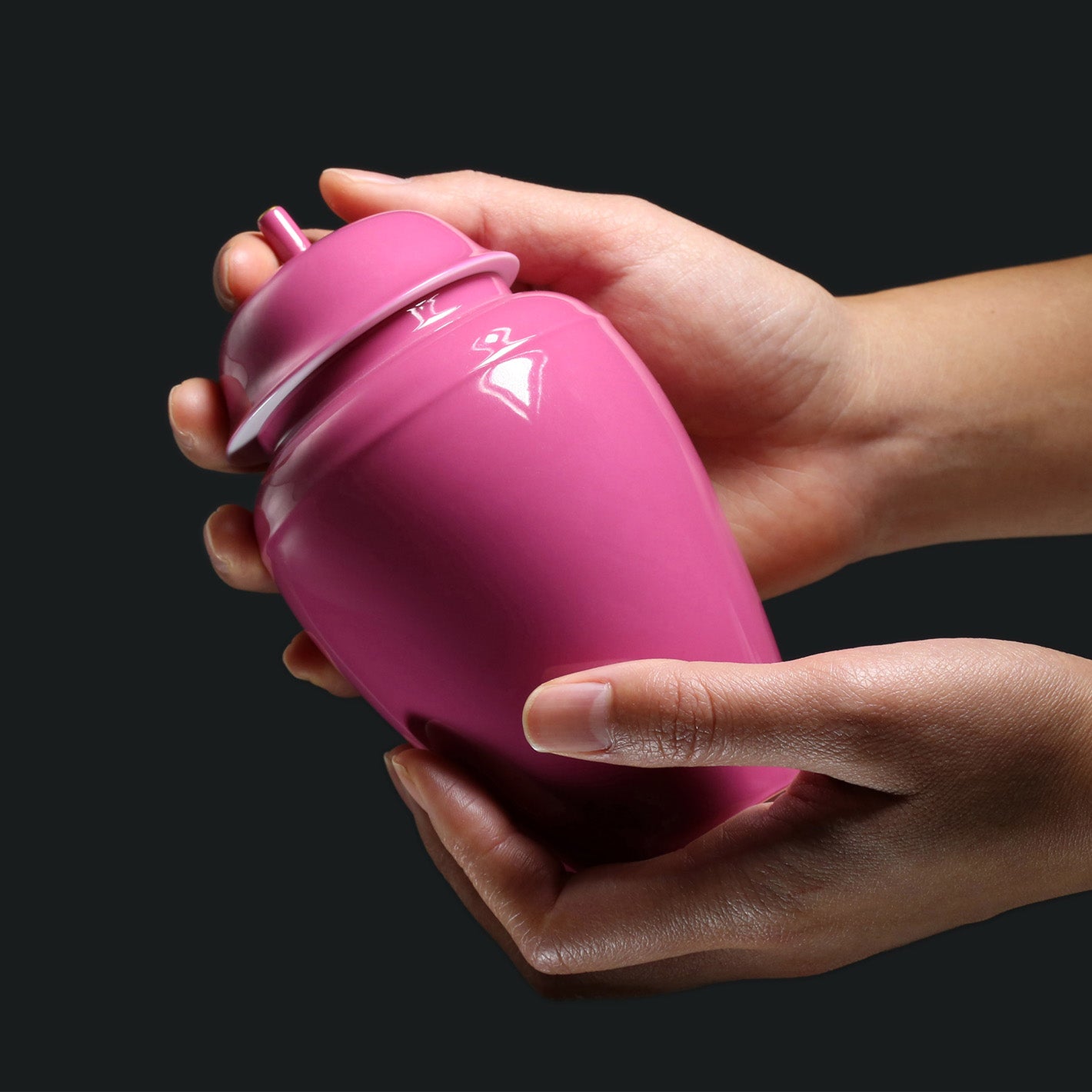 Rouge stains the delicate jar / Rouge lingers in the air