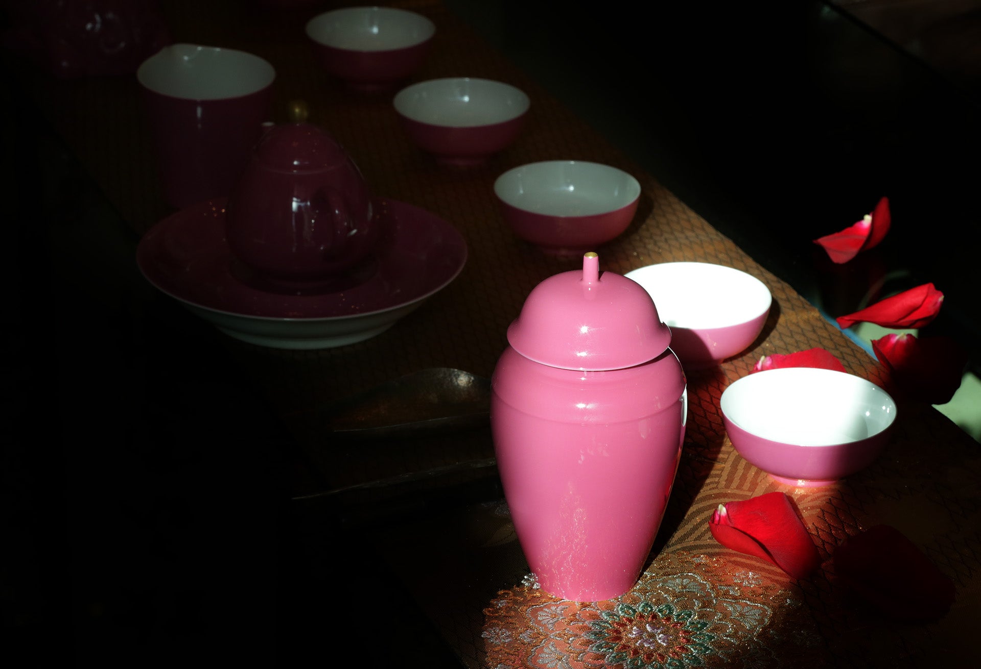 Rouge stains the delicate jar / Rouge lingers in the air