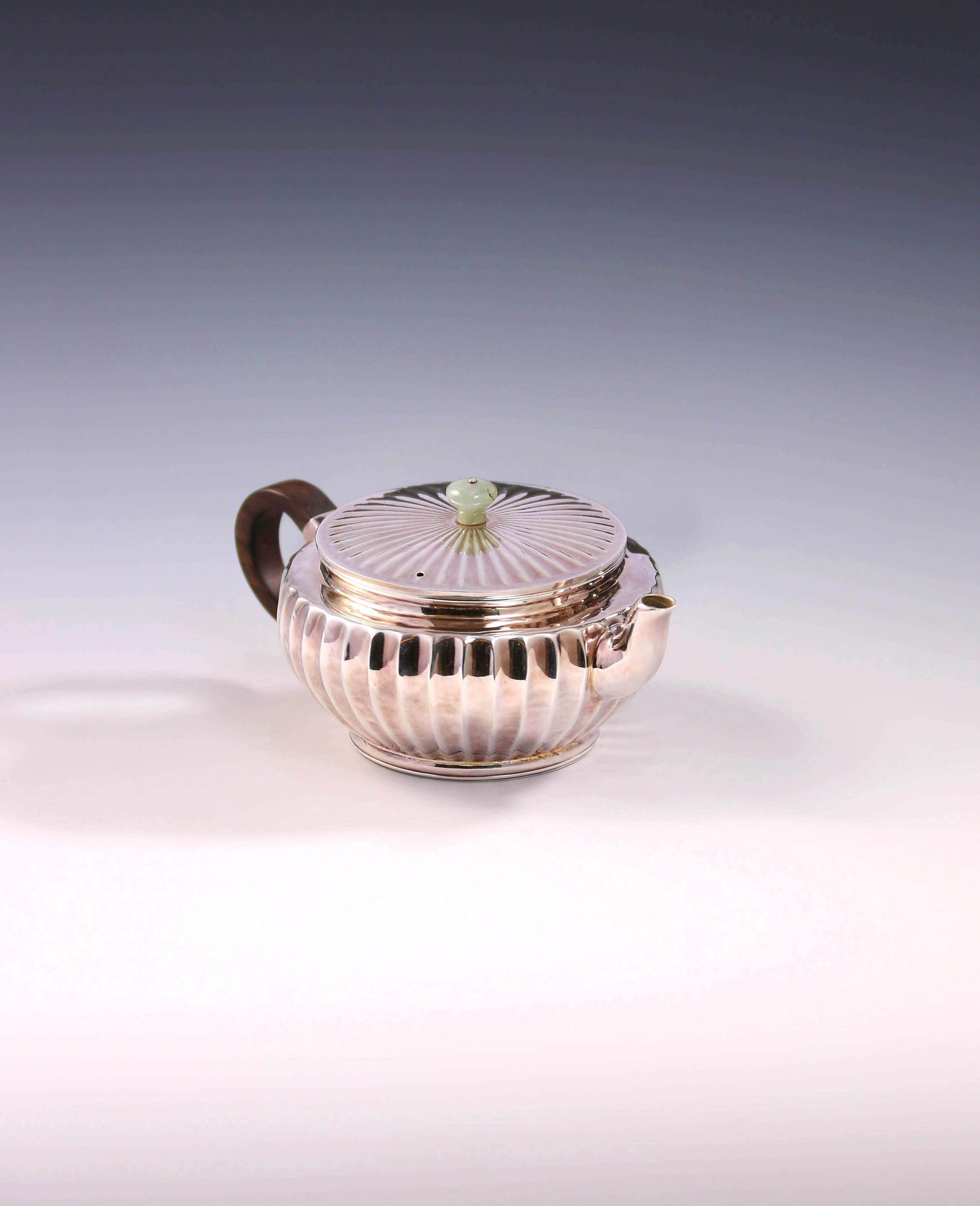 Slender small gold pattern