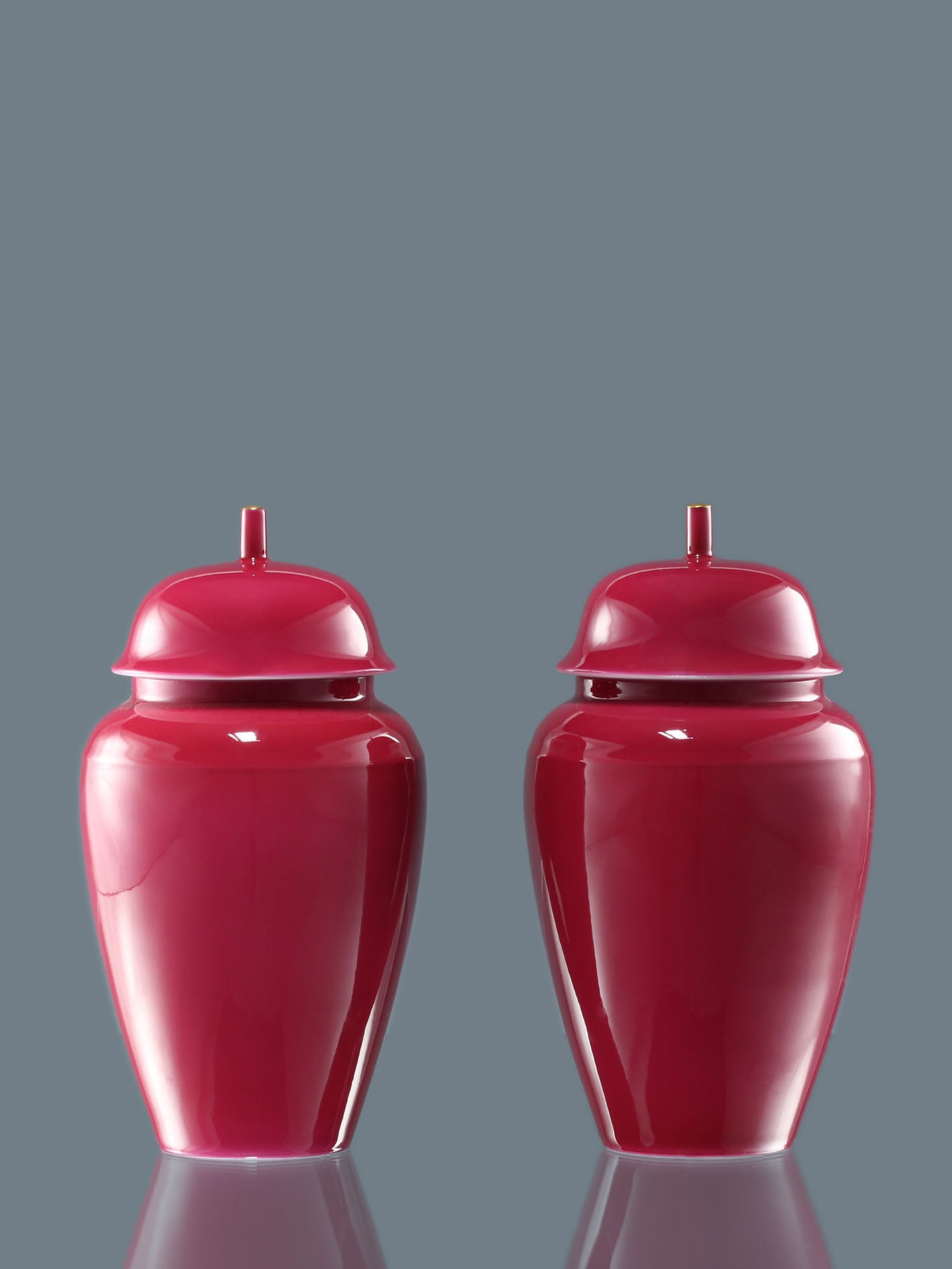 Rouge stains the delicate jar / Rouge lingers in the air