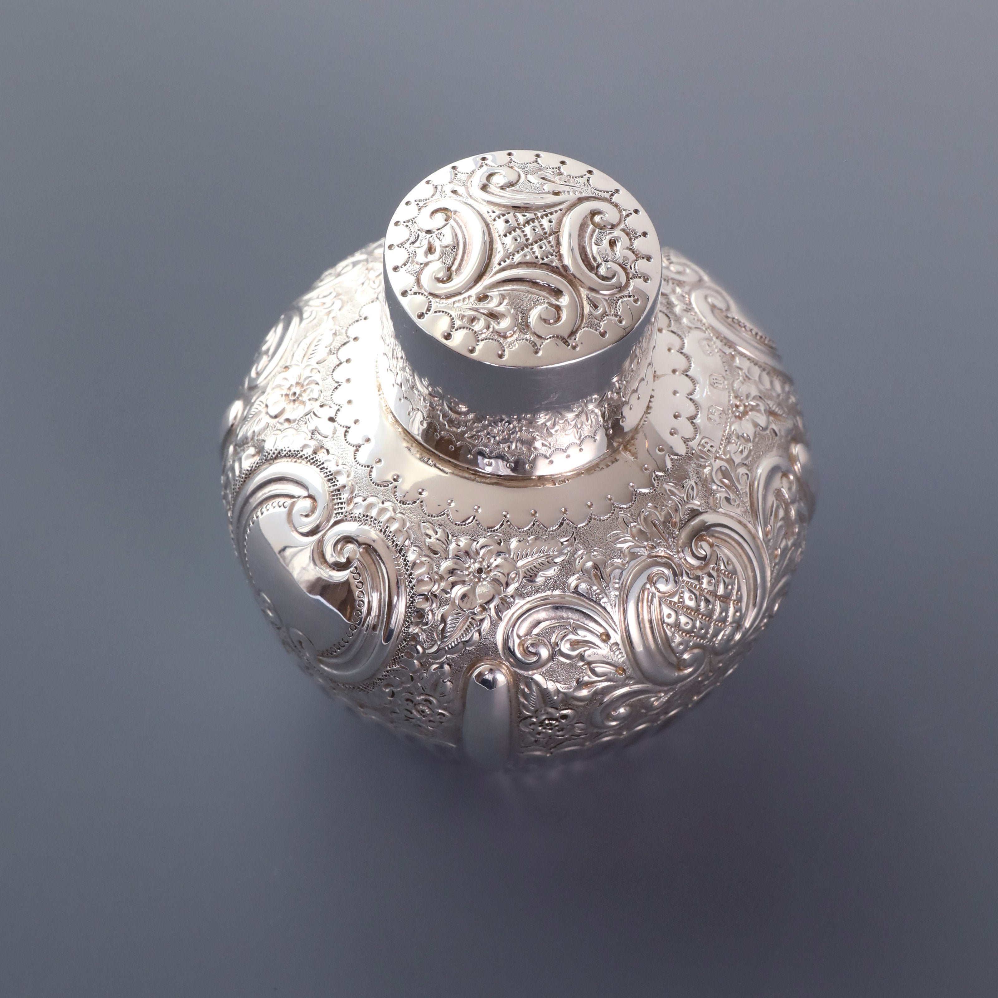 1896 British sterling silver embossed tea caddy