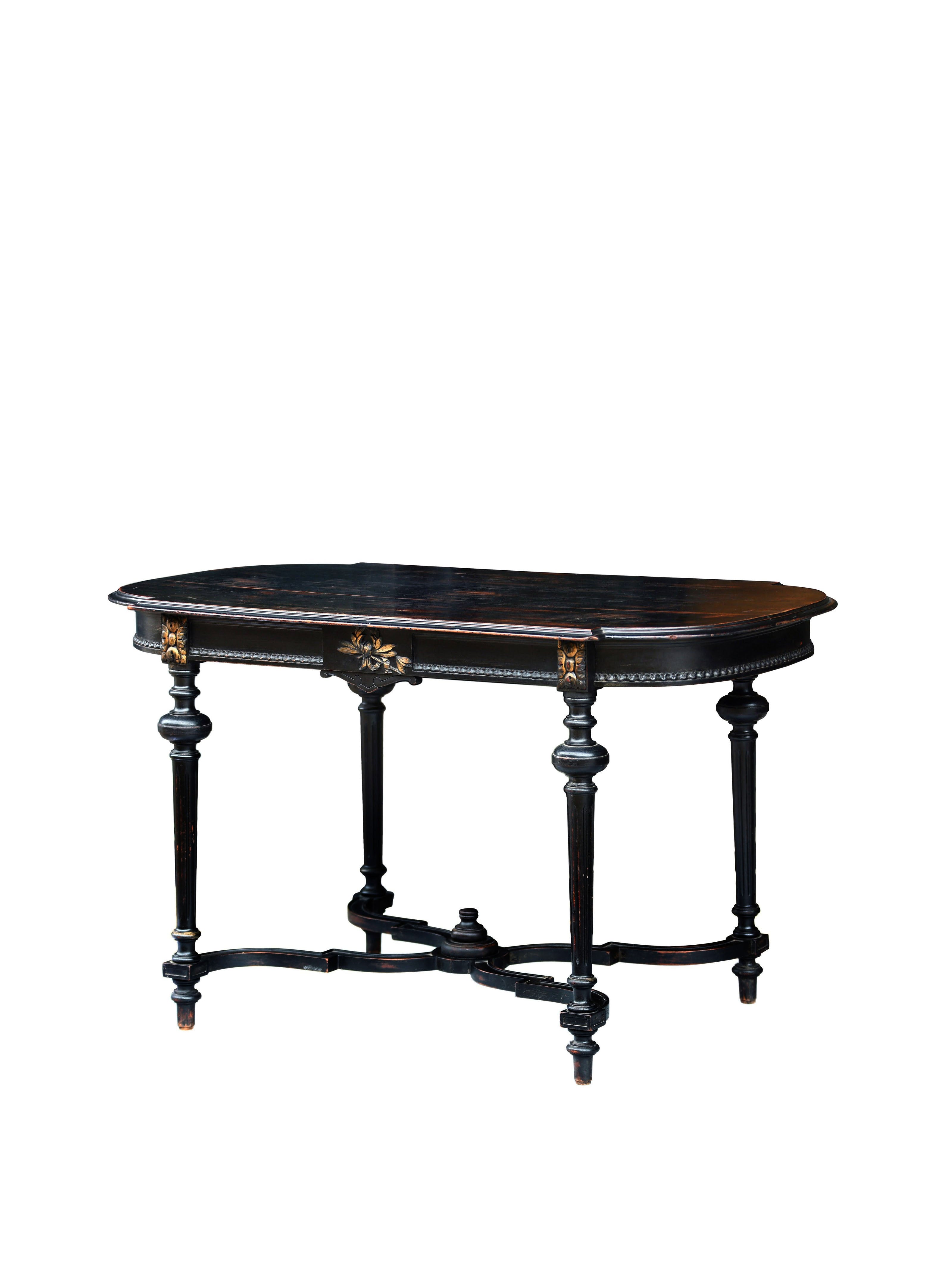 19th-century British four-legged tea table