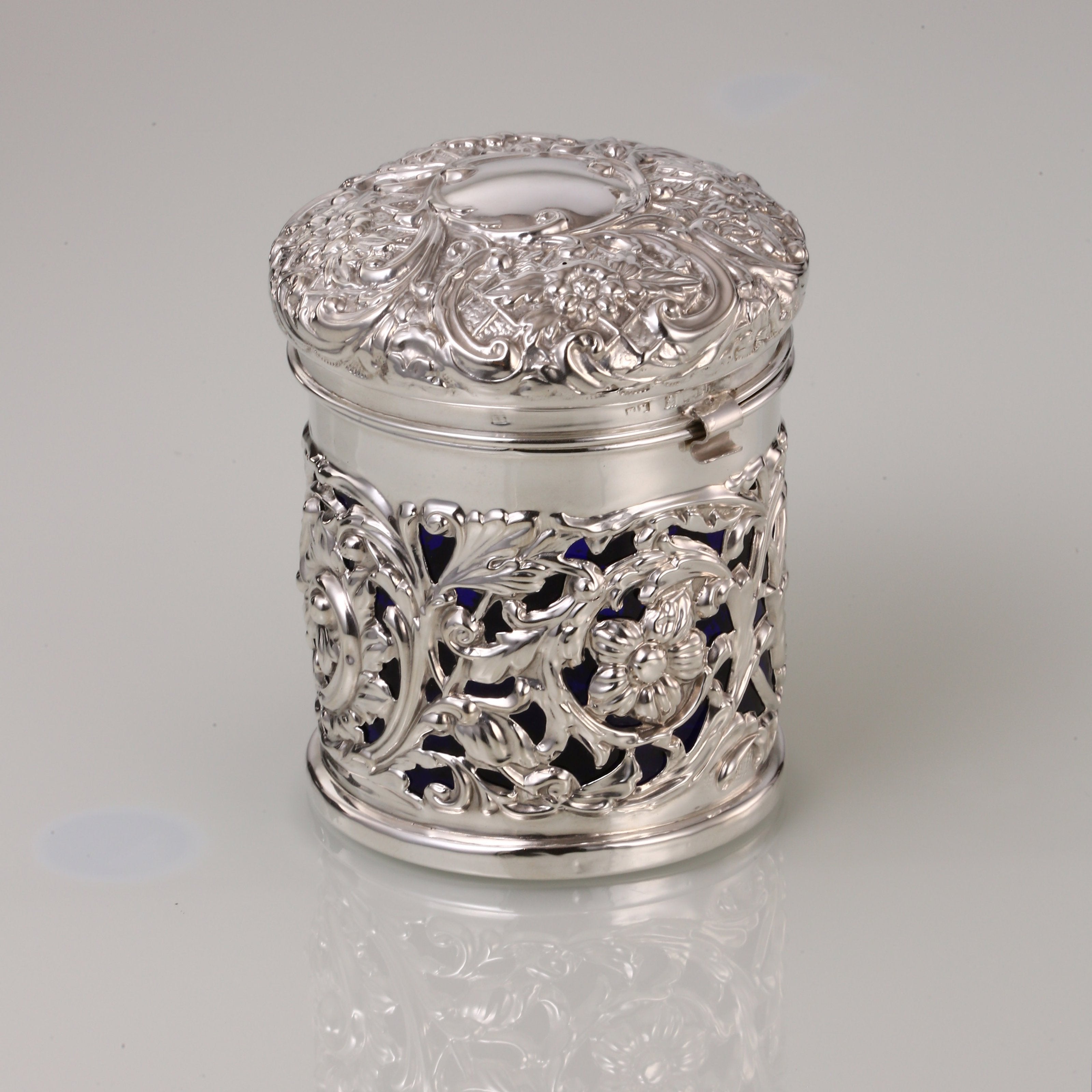 1901 British openwork blue glass tea caddy