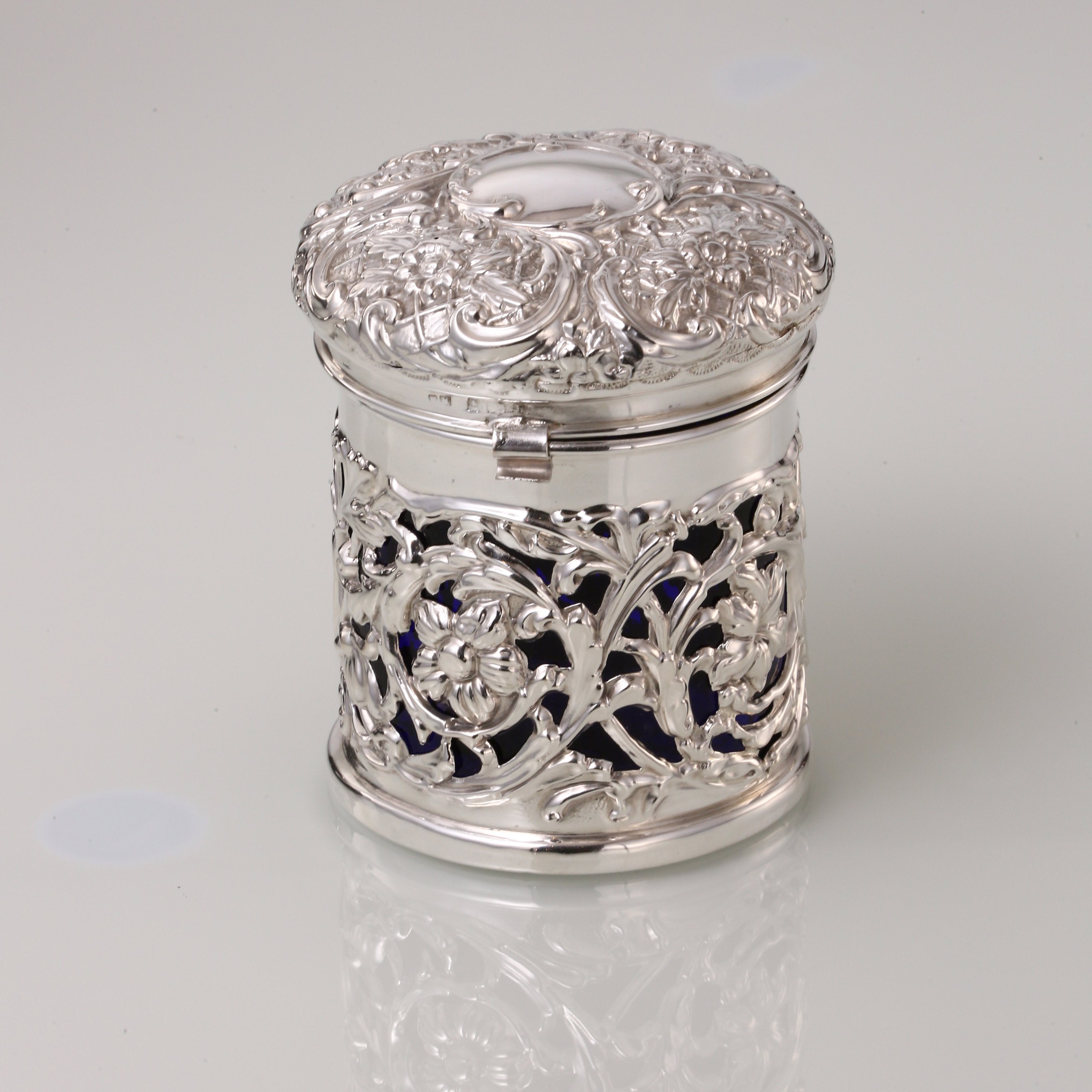1901 British openwork blue glass tea caddy