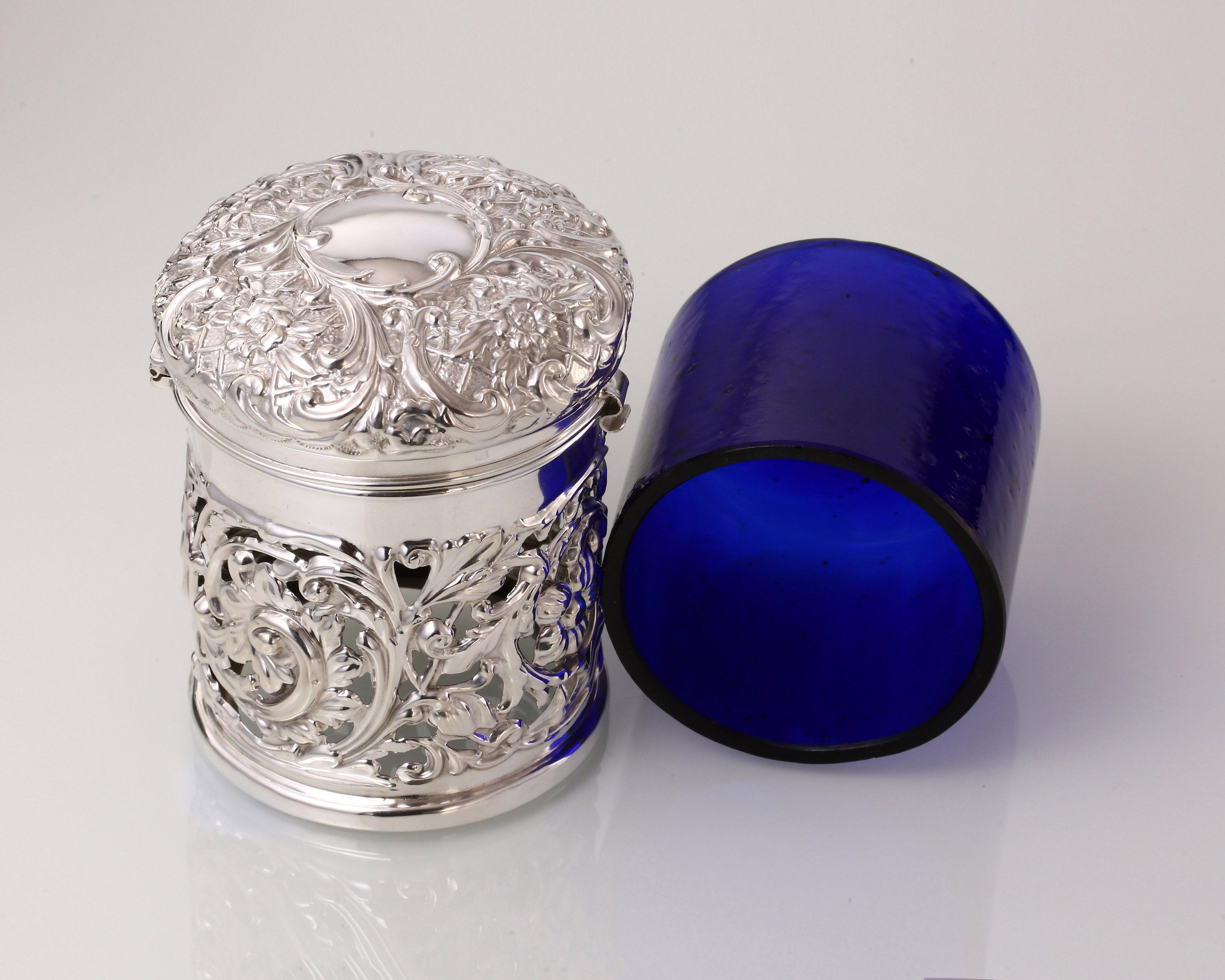 1901 British openwork blue glass tea caddy