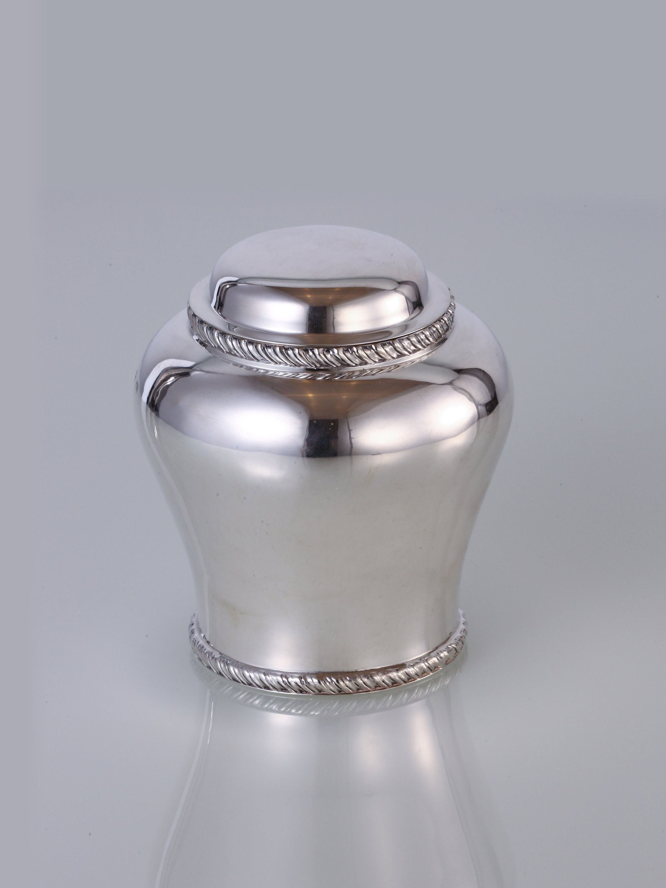 1897 British Sterling Silver Plain Tea Canister with Gilded Interior
