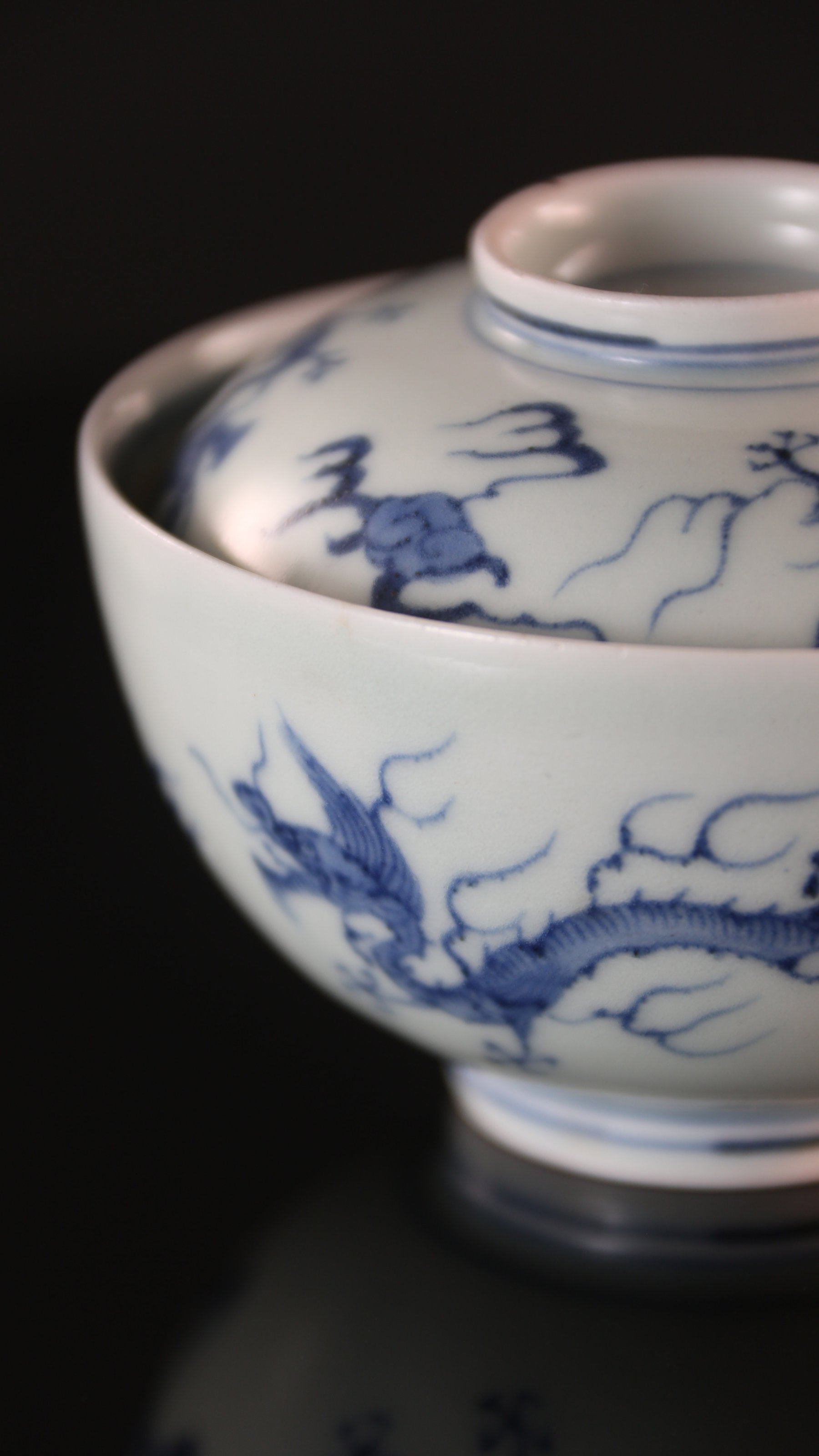 Japanese Imari dragon-patterned covered bowl (lid)