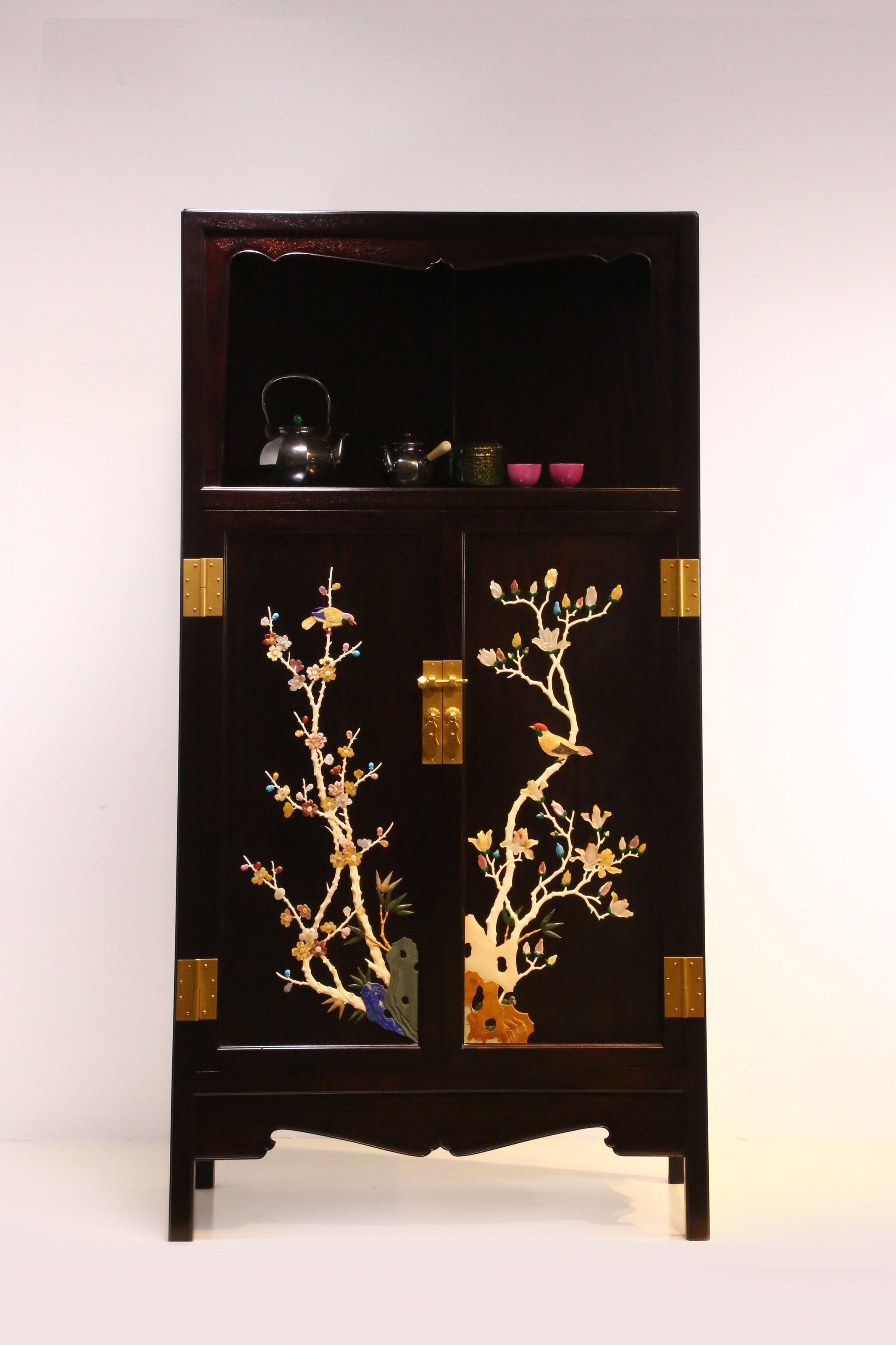 Dayatang Treasure Inlaid Magnolia Flower Wanli Cabinet