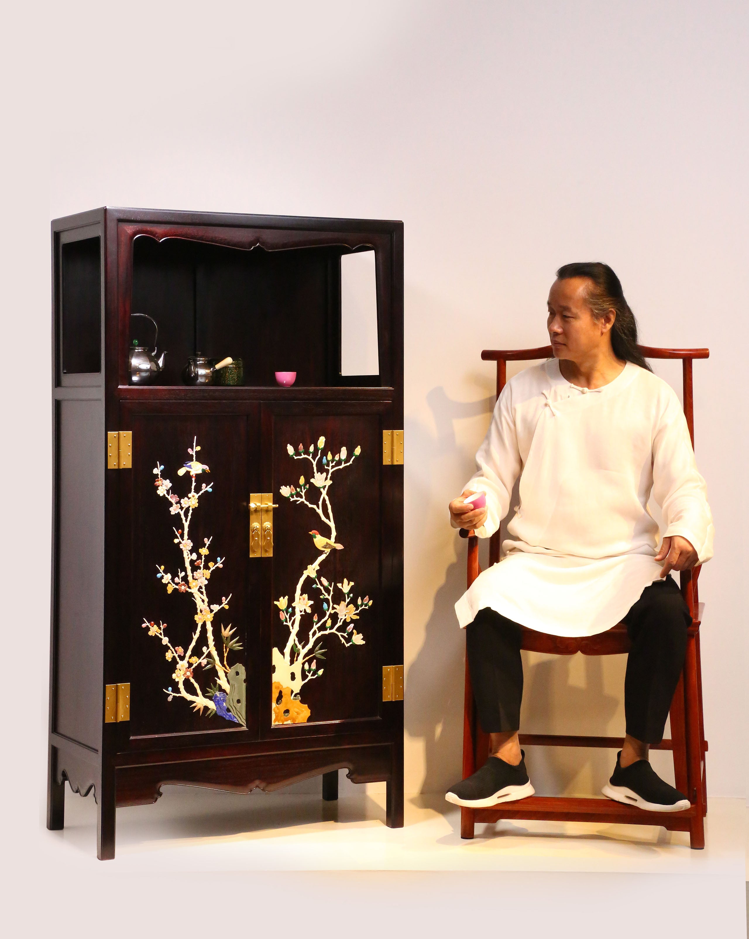 Dayatang Treasure Inlaid Magnolia Flower Wanli Cabinet