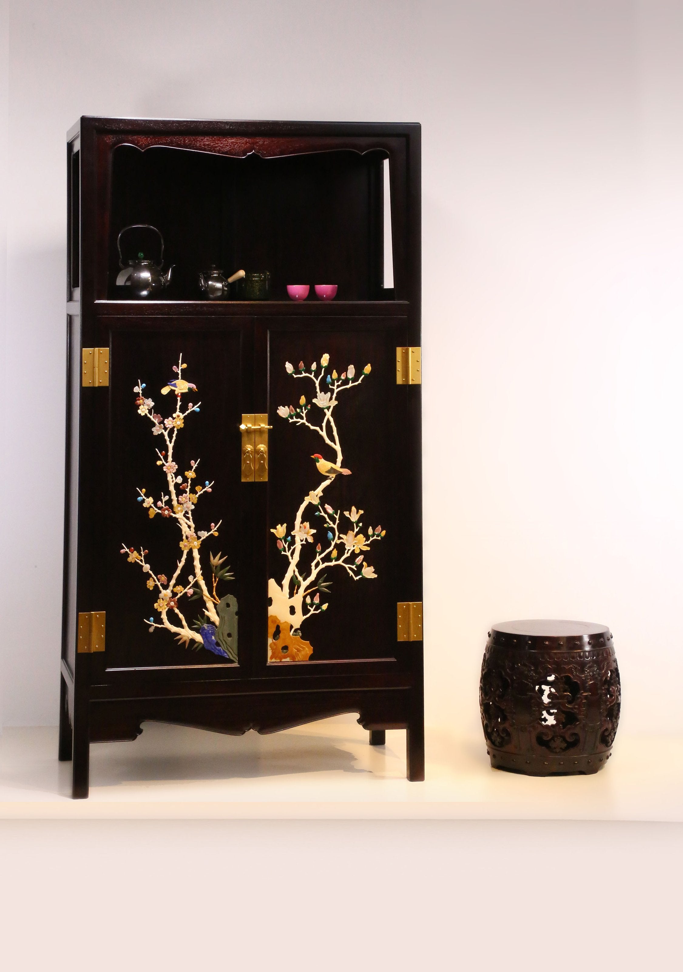 Dayatang Treasure Inlaid Magnolia Flower Wanli Cabinet
