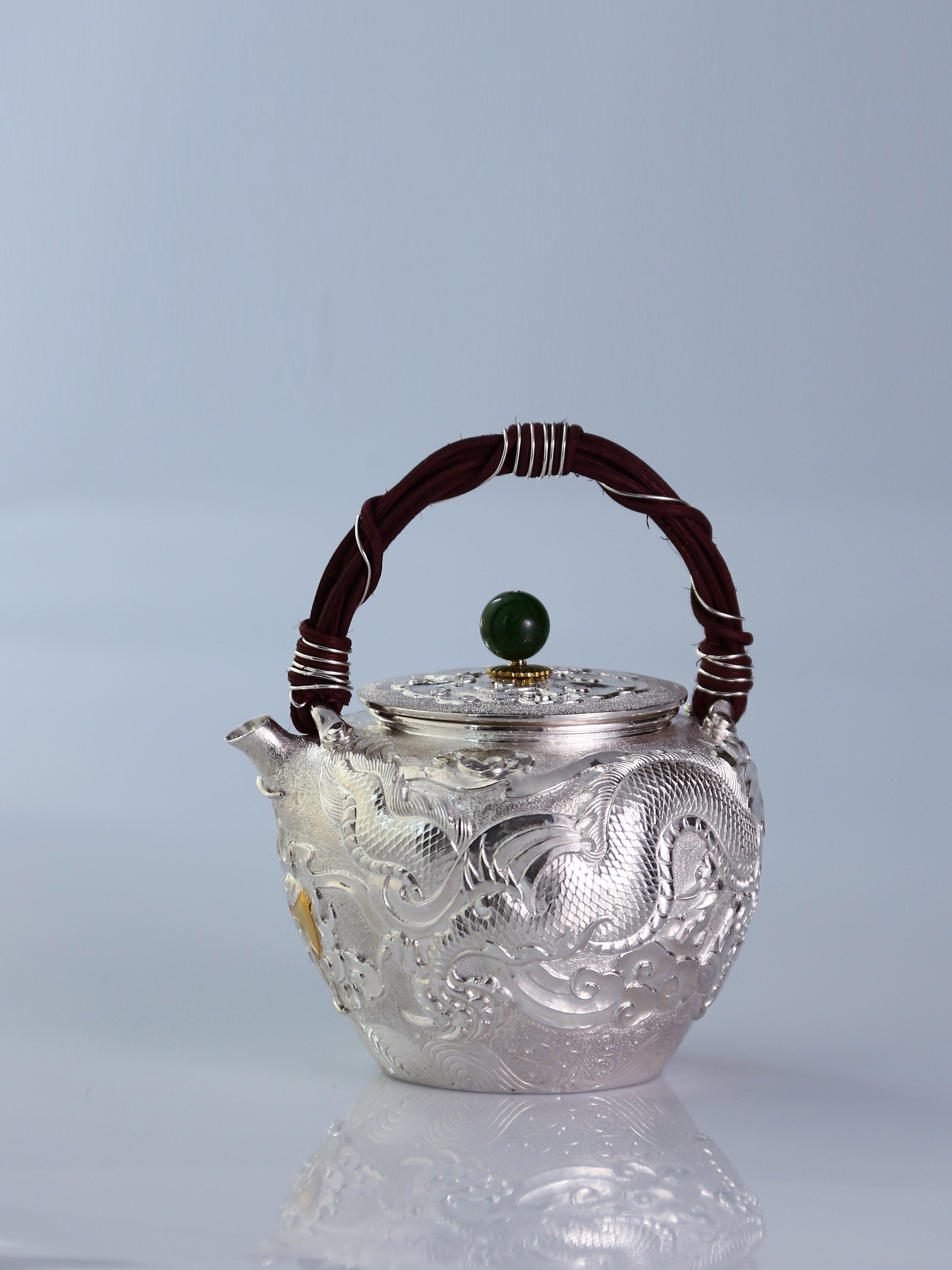Yunlong Pure Silver Teapot with Gold-Inlaid Rattan Handle