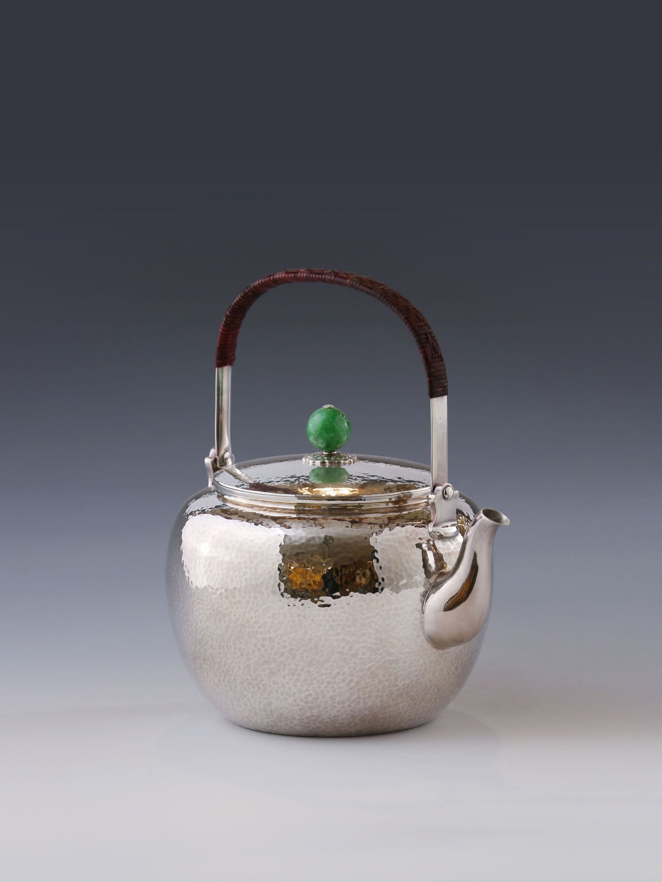 Jujube-shaped hammered silver pot