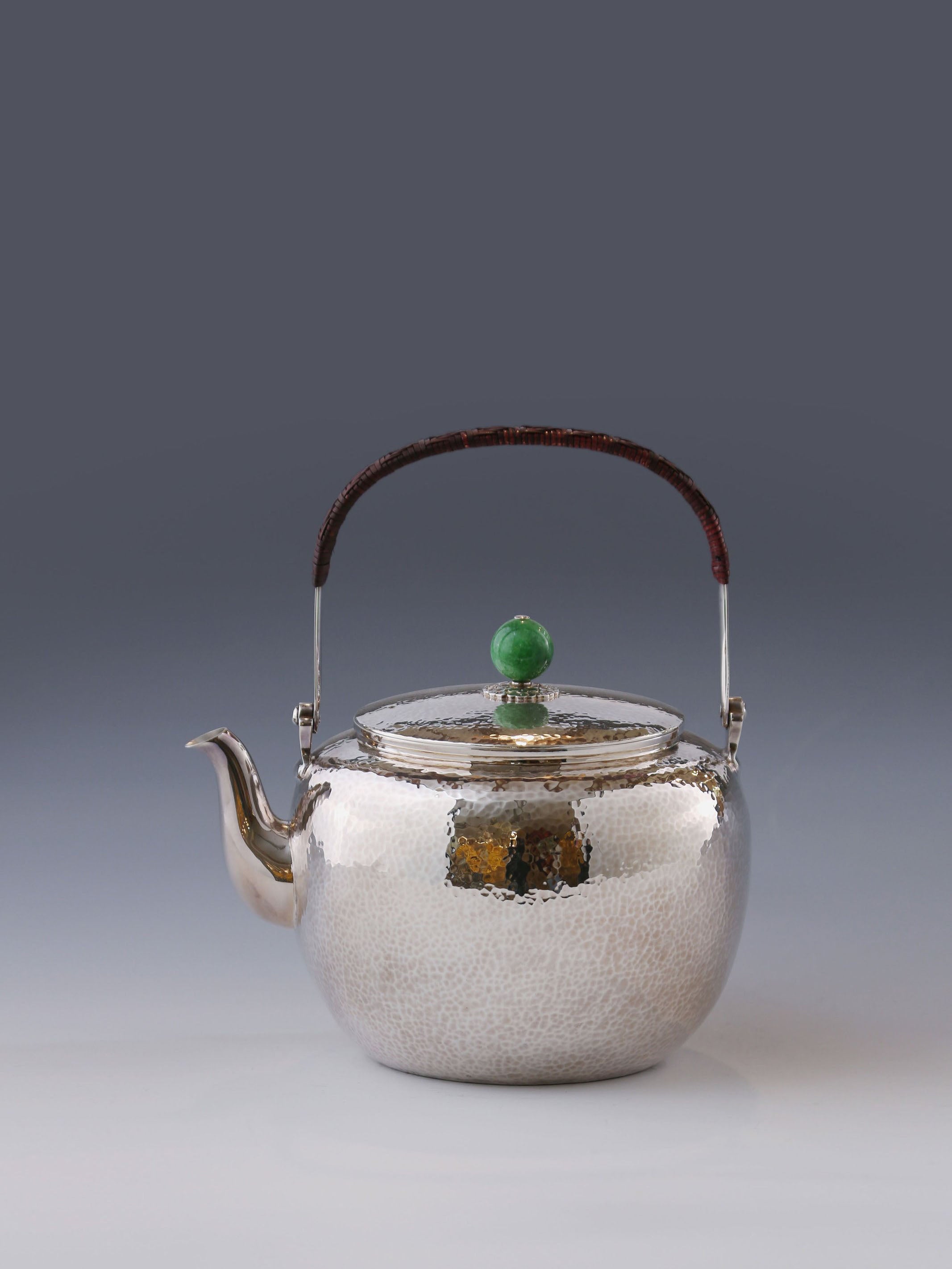 Jujube-shaped hammered silver pot