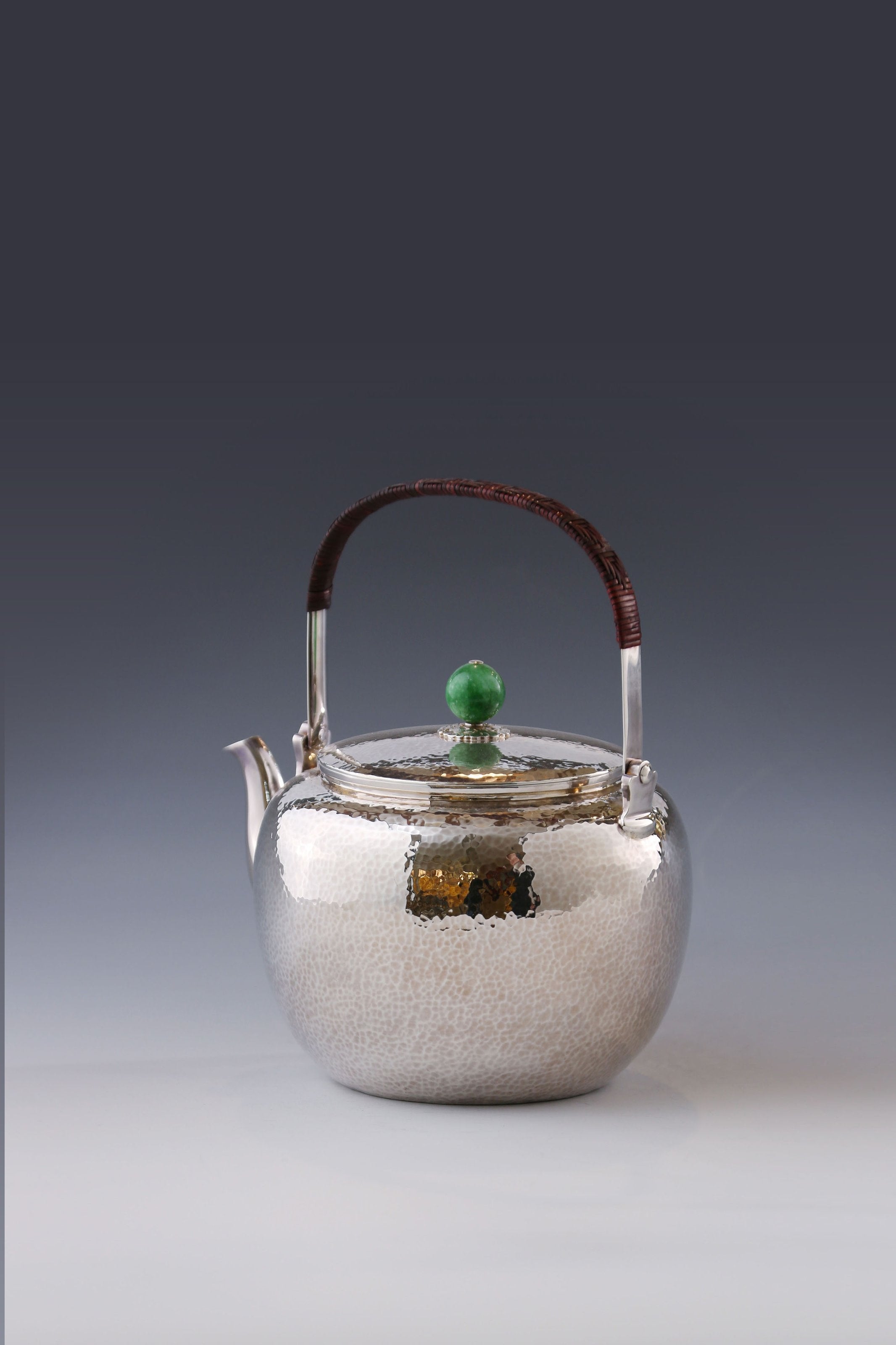 Jujube-shaped hammered silver pot